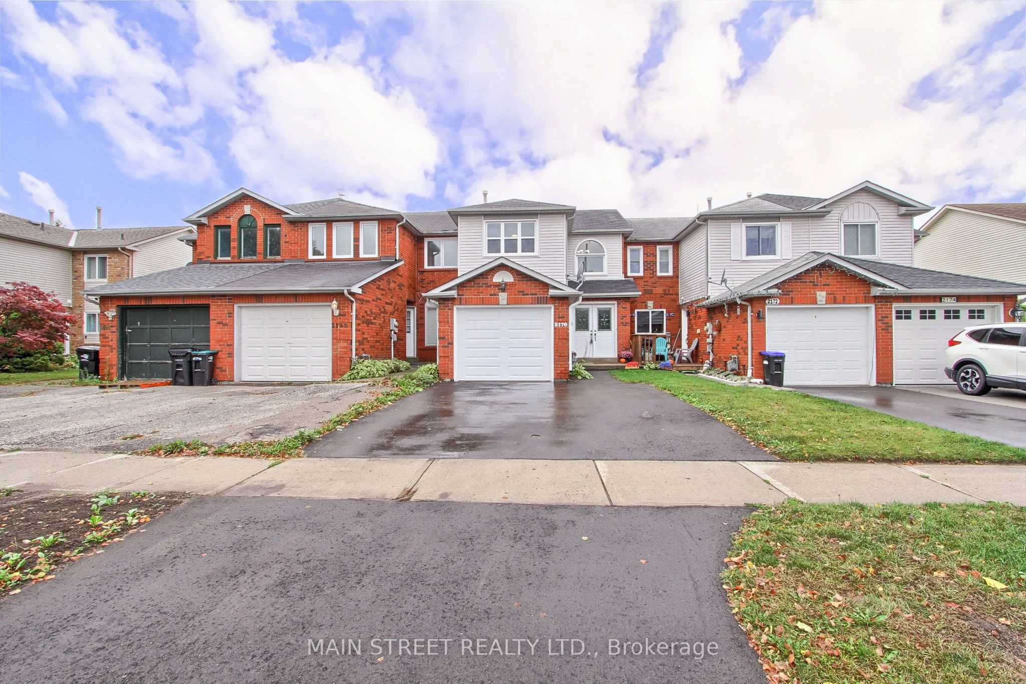 Att/Row/Townhouse in Innisfil