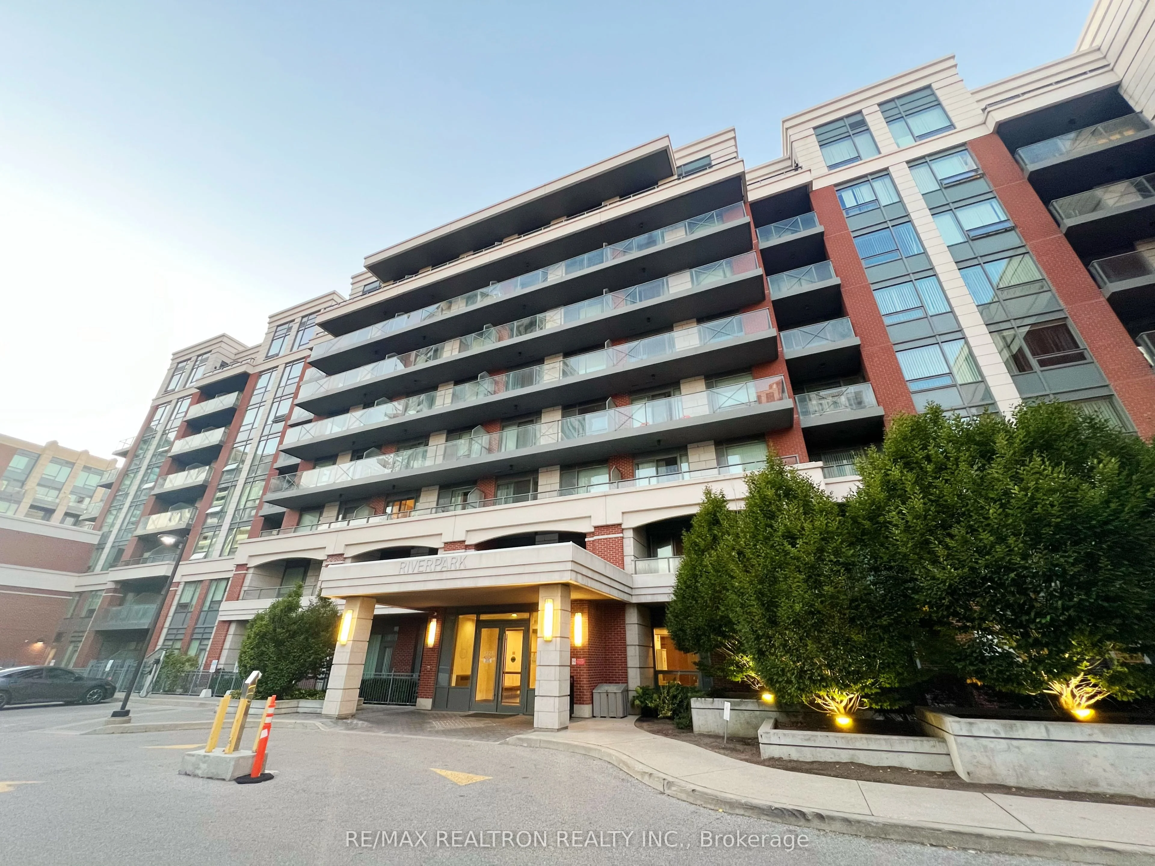 Condo Apartment in Markham