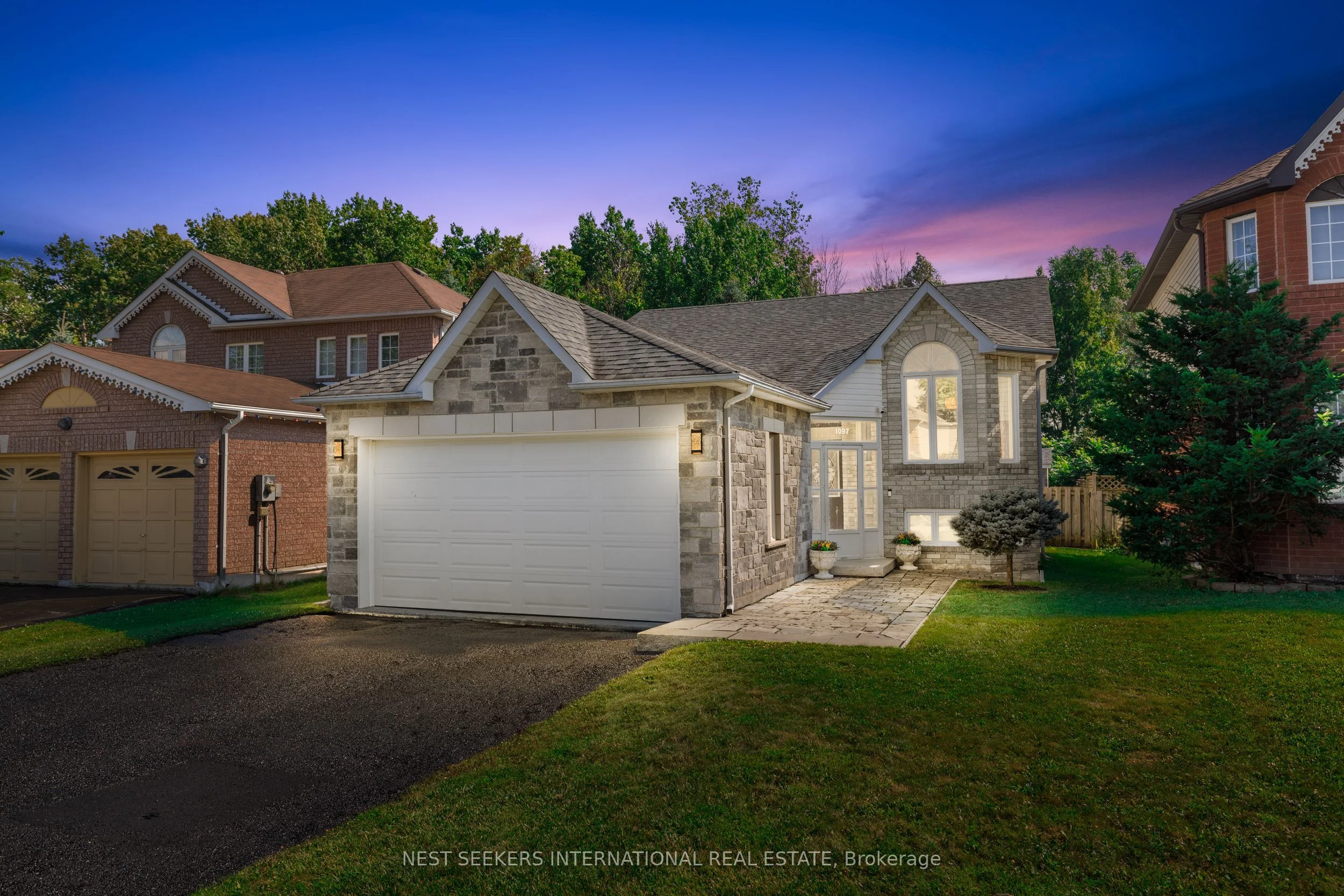 1097 Corrie Street, Innisfil, On L9s 1t7