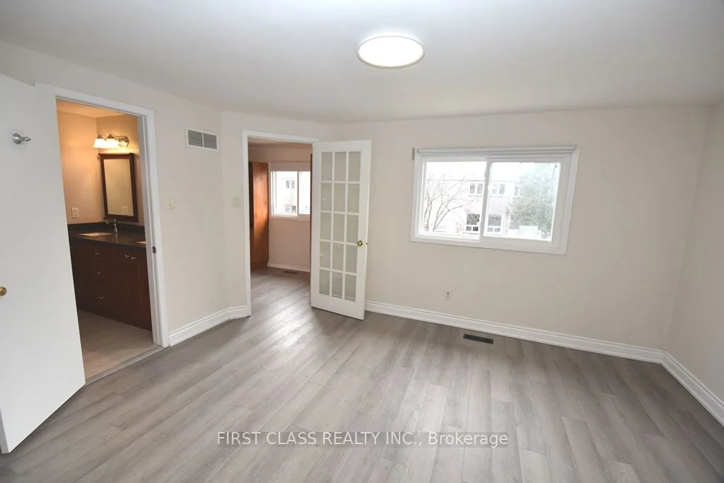 43 Constellation Crescent Main, Richmond Hill, ON L4C 8J8