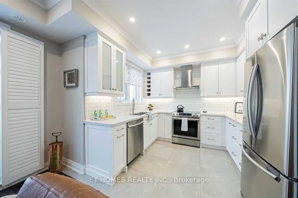 Condo Townhouse in Vaughan