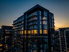 20 Gatineau Drive 1602e, Vaughan, On L4j 0l3