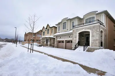 35 Valleo Street, Georgina, On L4p 1j5