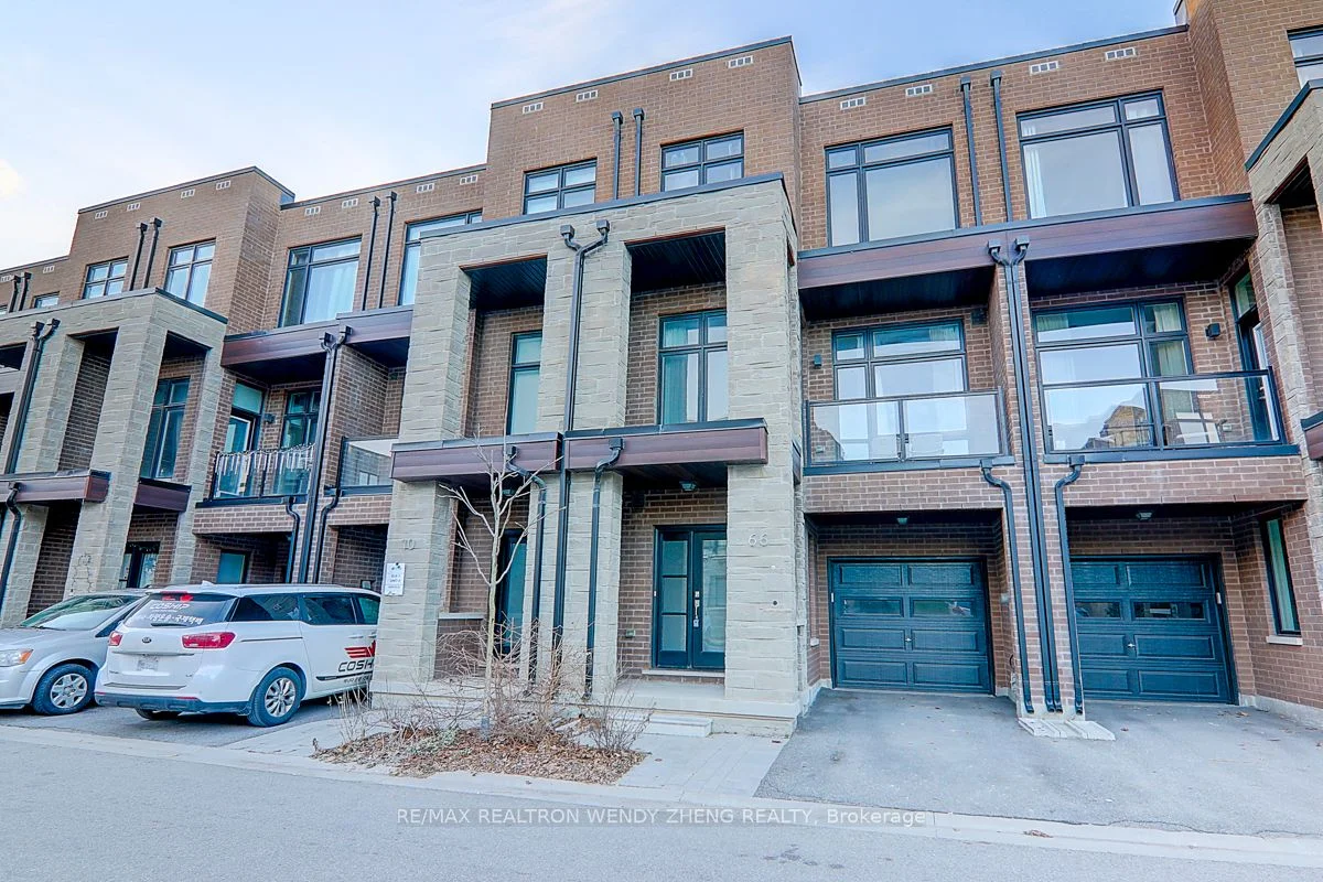 Att/Row/Townhouse in Vaughan