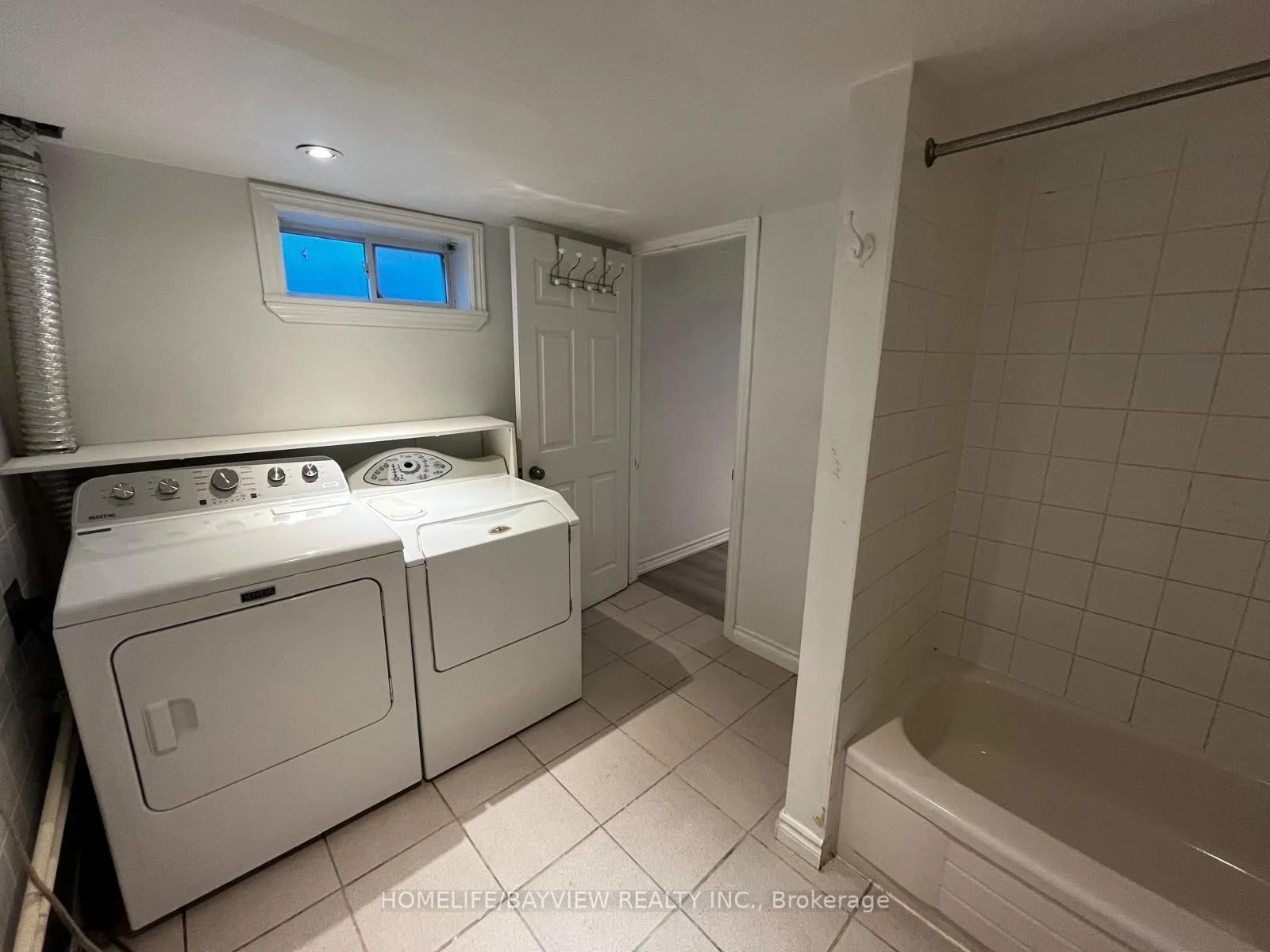 786 Elgin Street Bsmt, Newmarket, ON L3Y 3B8