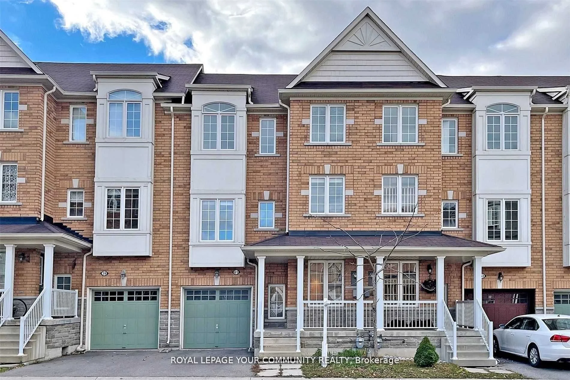 Att/Row/Townhouse in Richmond Hill