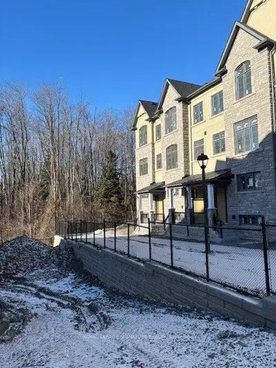 Att/Row/Townhouse in Markham