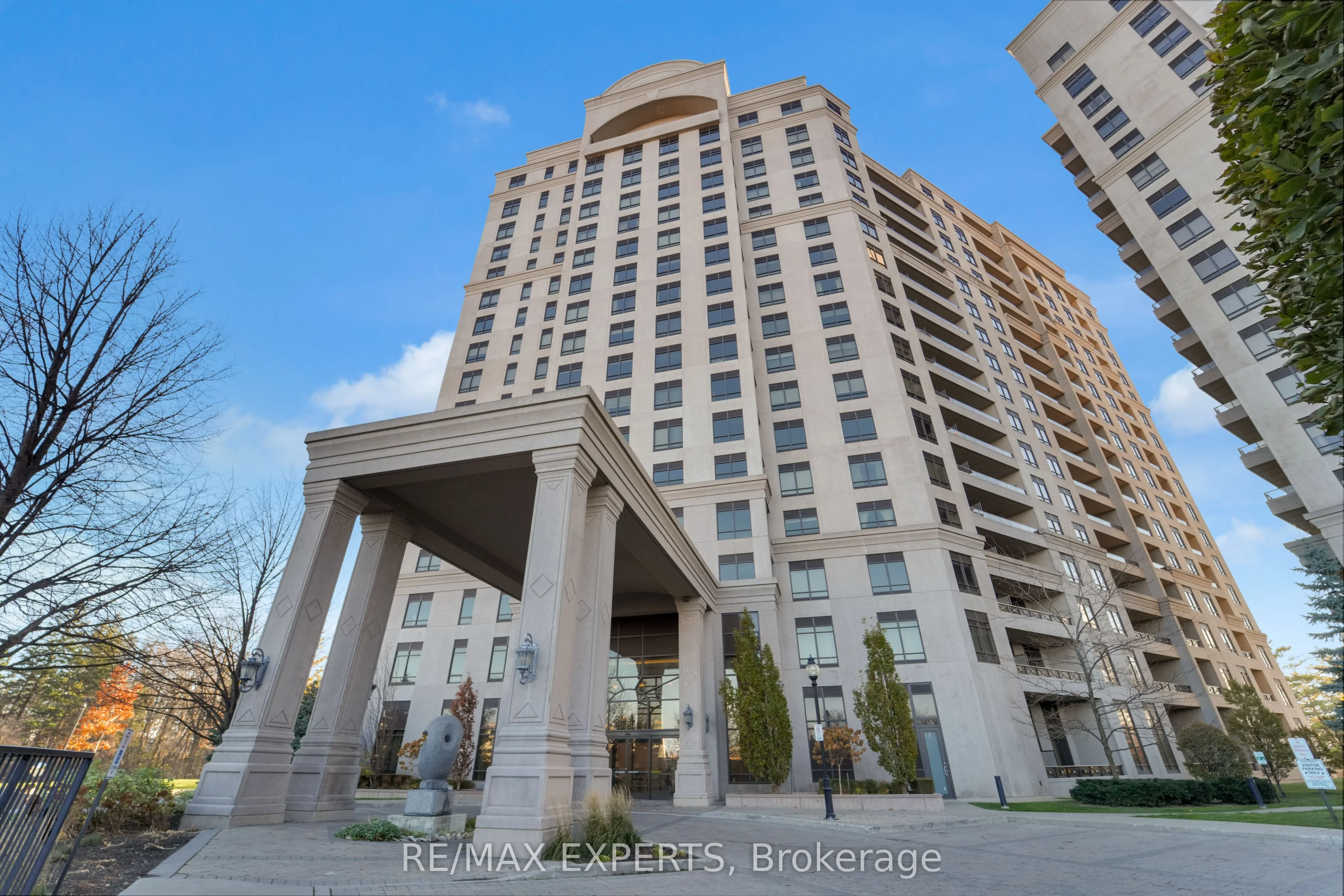 Condo Apartment in Vaughan