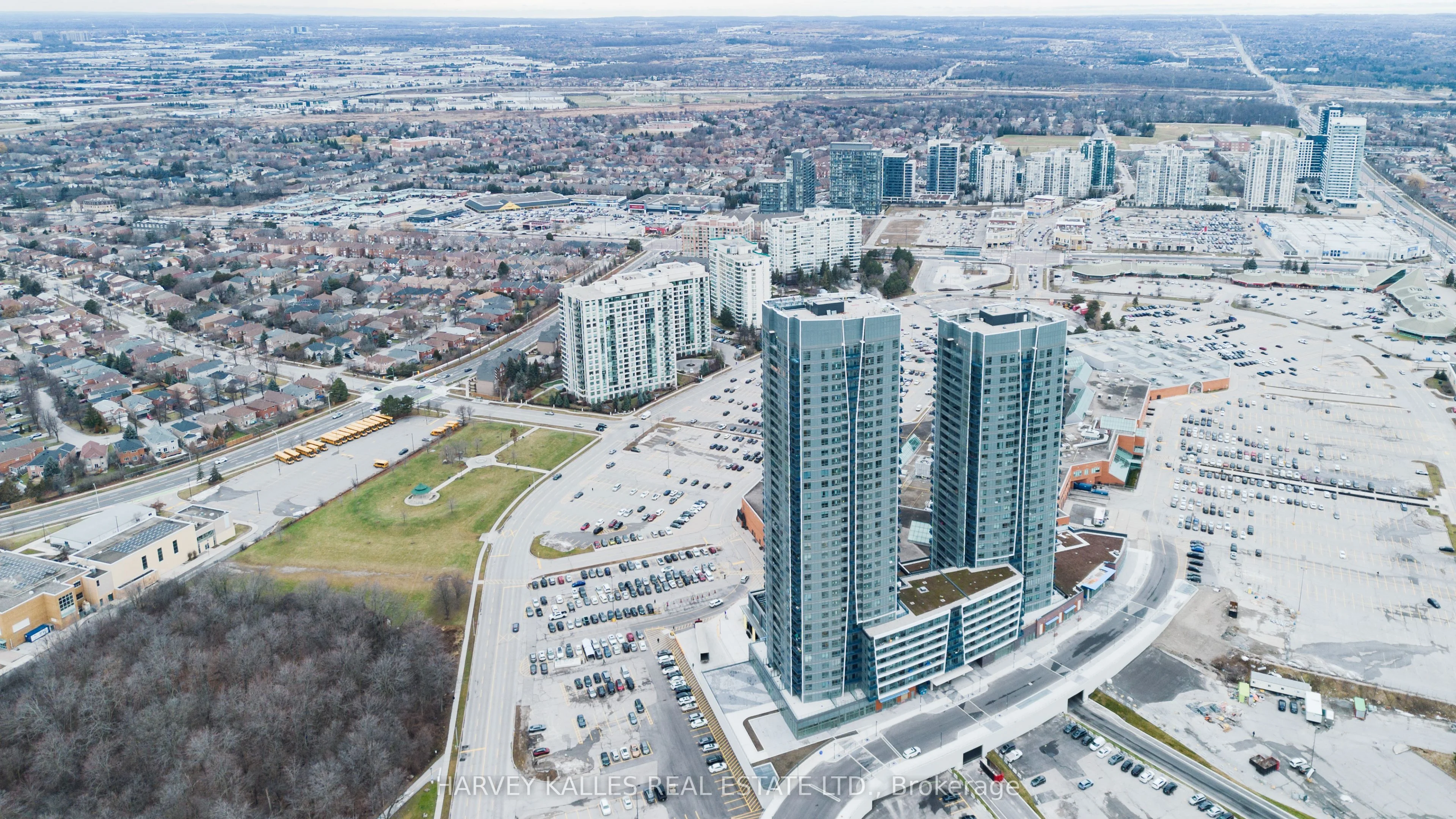 Condo Apartment in Vaughan