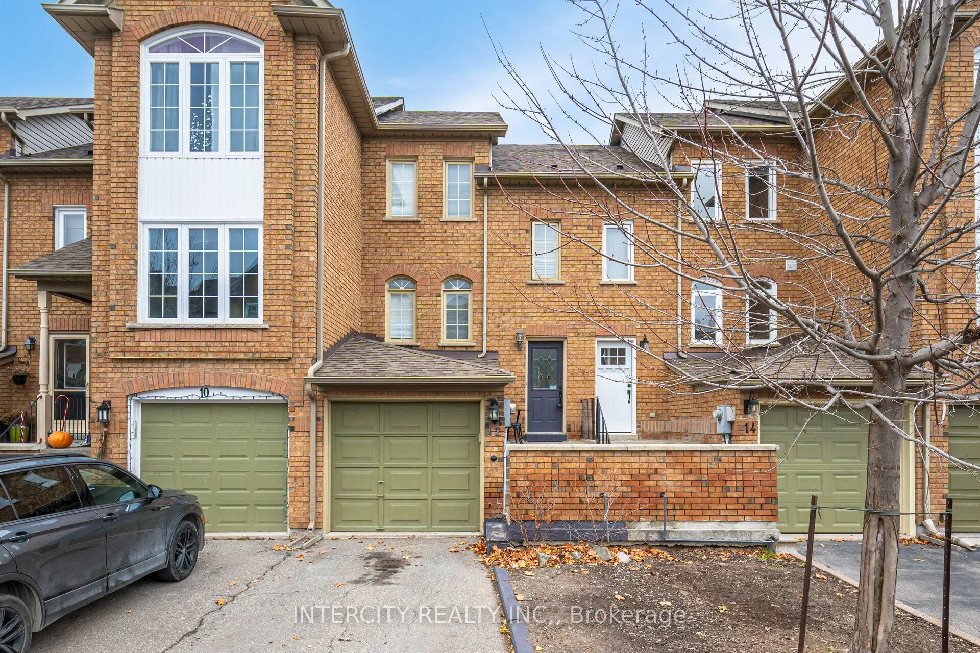 Att/Row/Townhouse in Vaughan