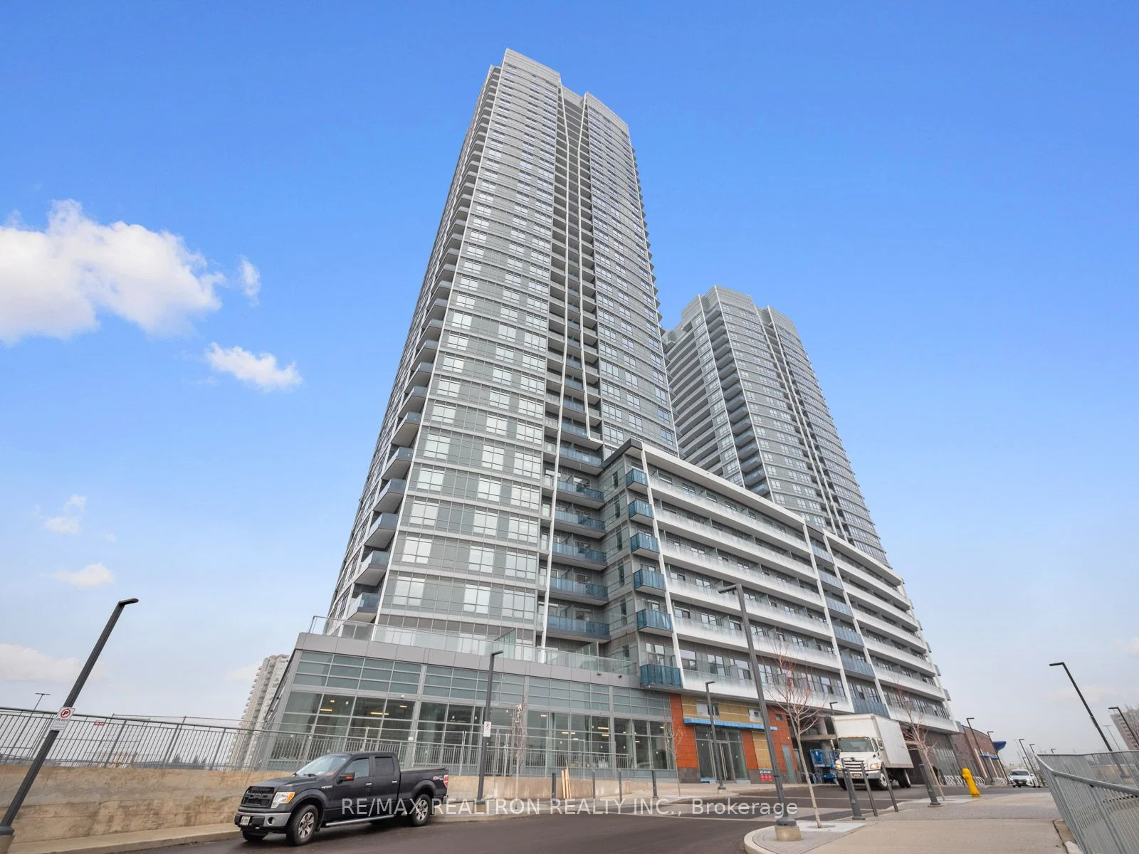 Condo Apartment in Vaughan