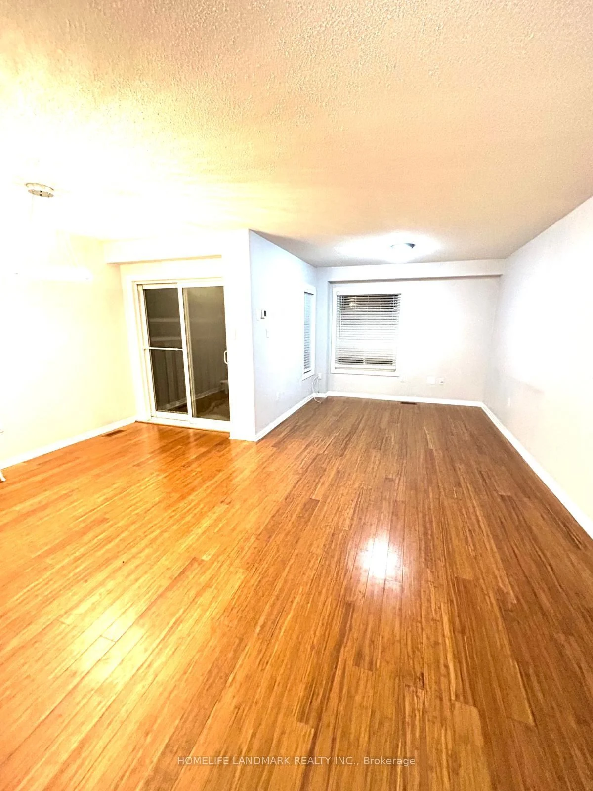 Att/Row/Townhouse in East Gwillimbury