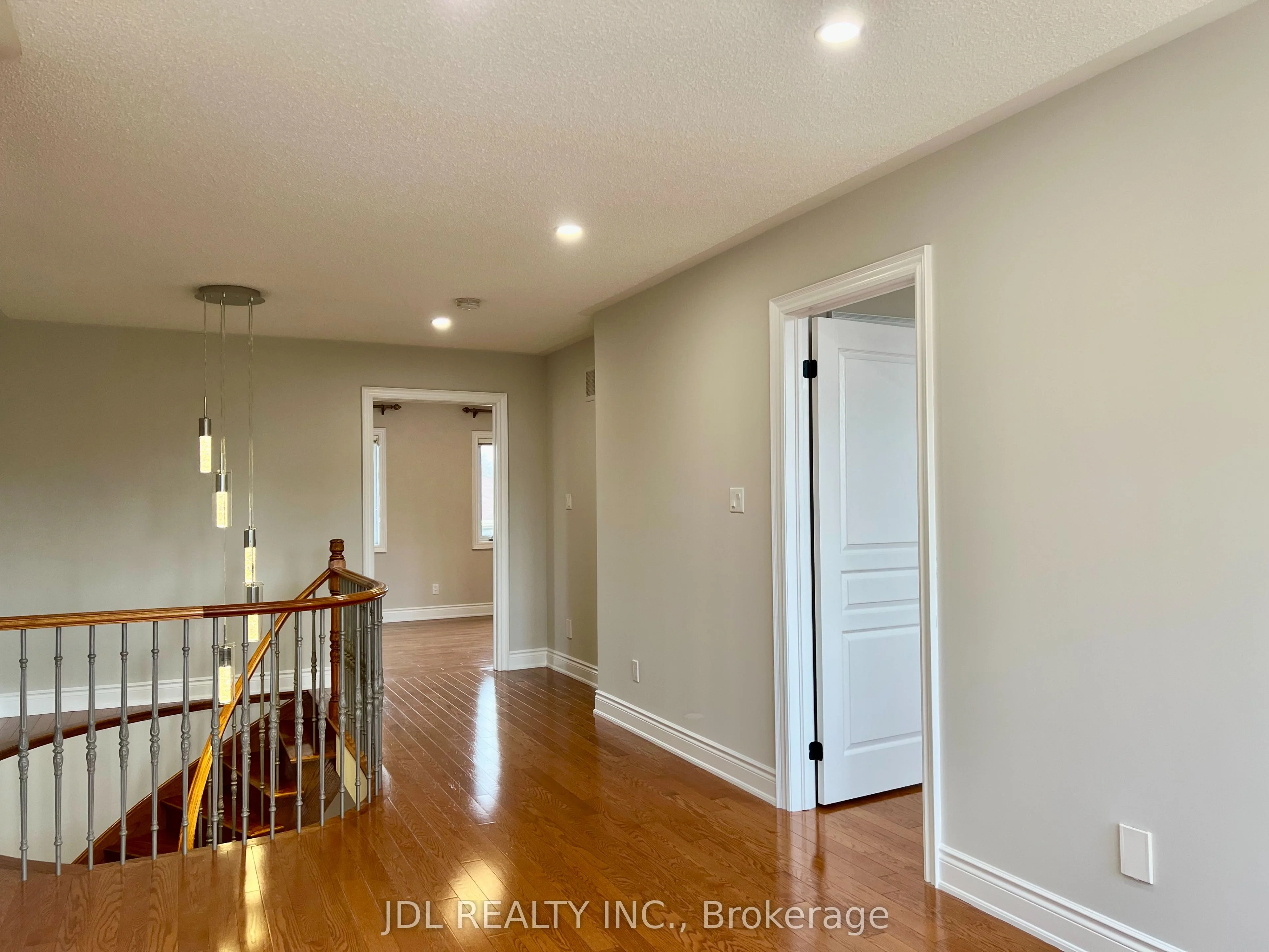 21 Brookgreene Crescent, Richmond Hill, ON L4C 0M1
