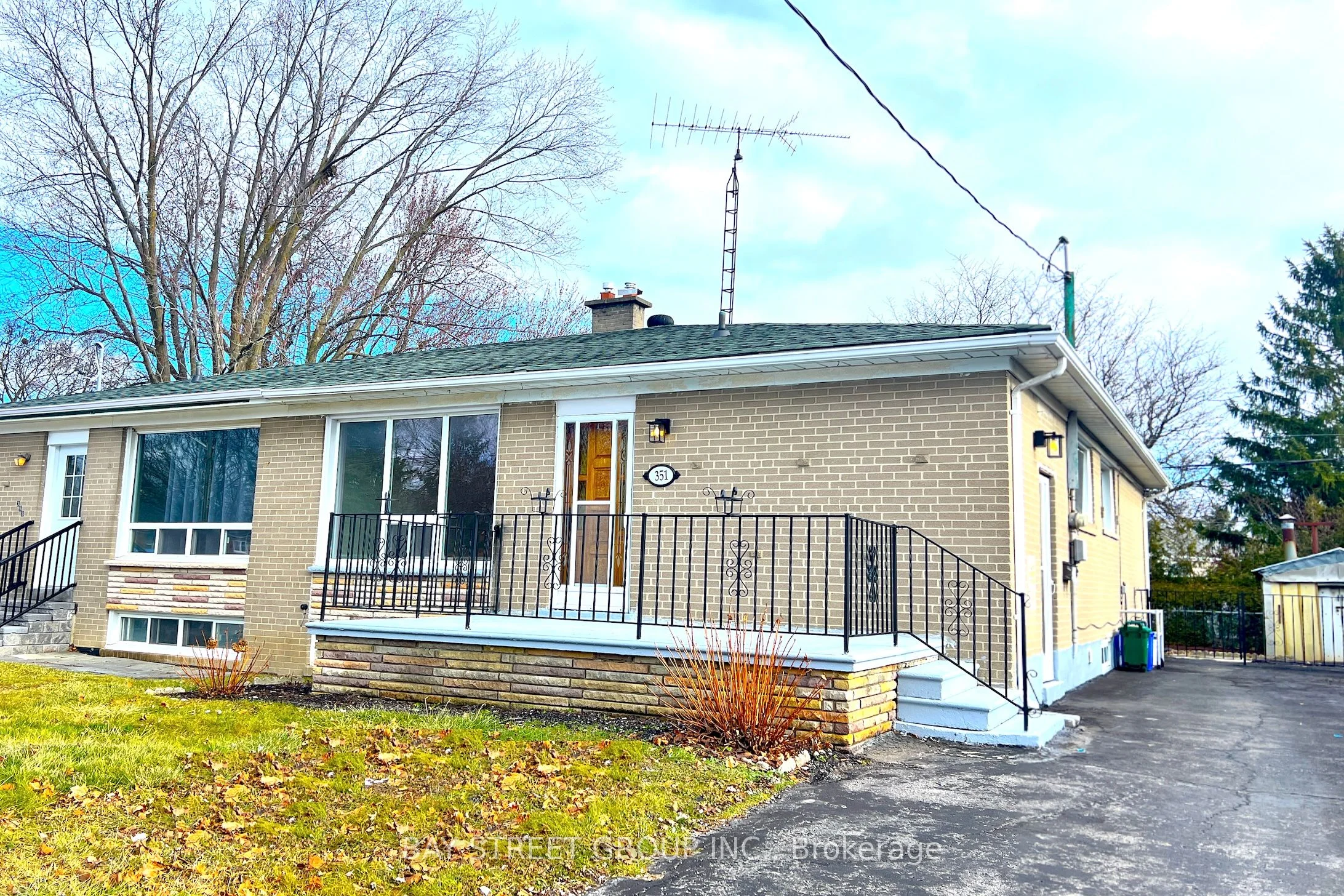 Semi-Detached in Richmond Hill