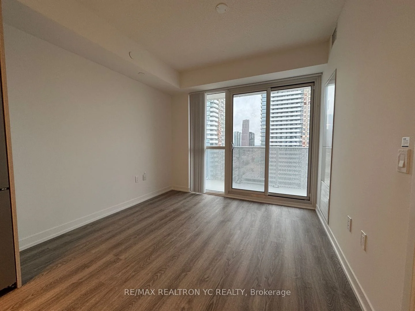 Condo Apartment in Vaughan