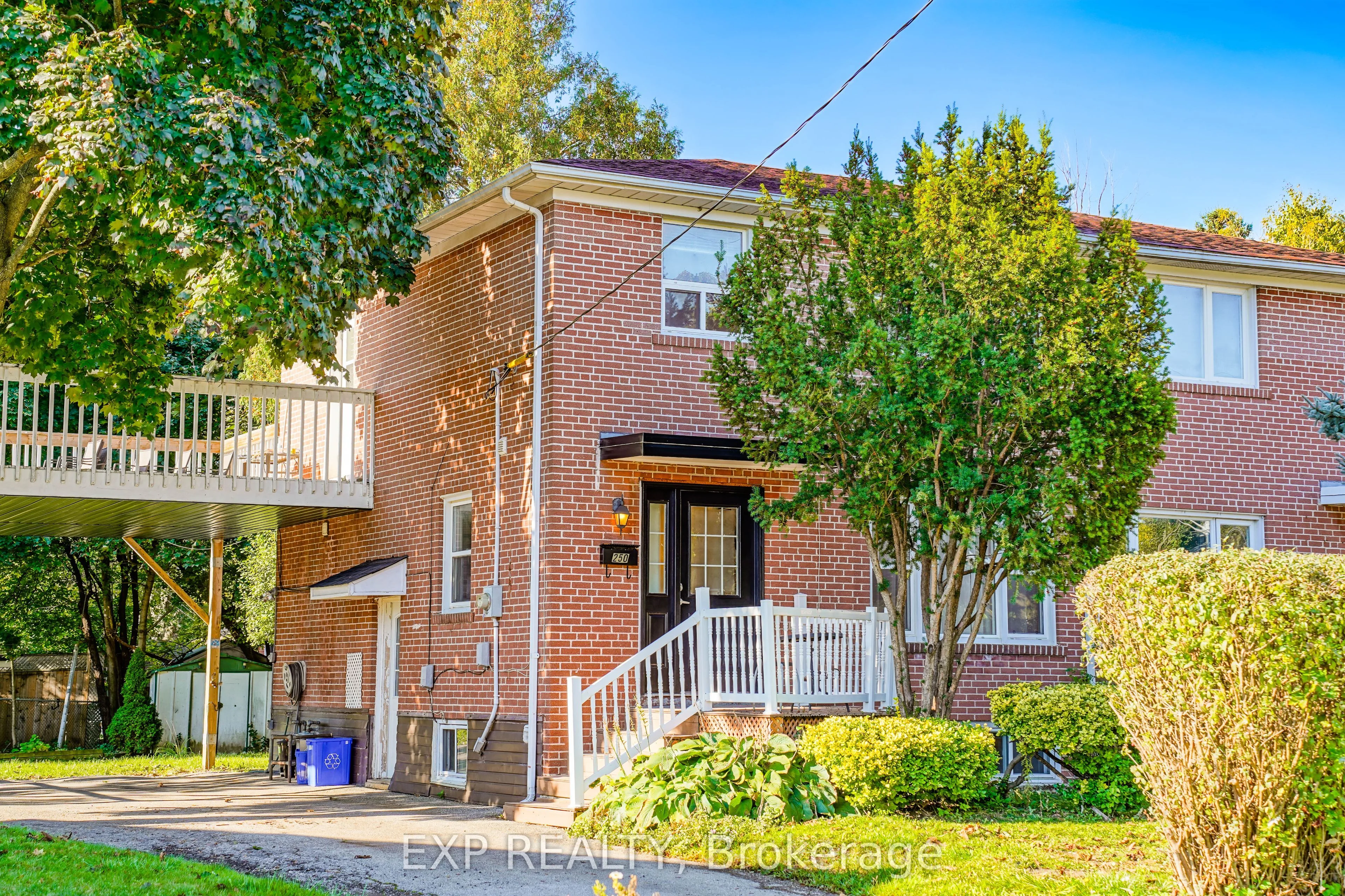 250 Mcconvey Drive, Richmond Hill, On L4c 3k2