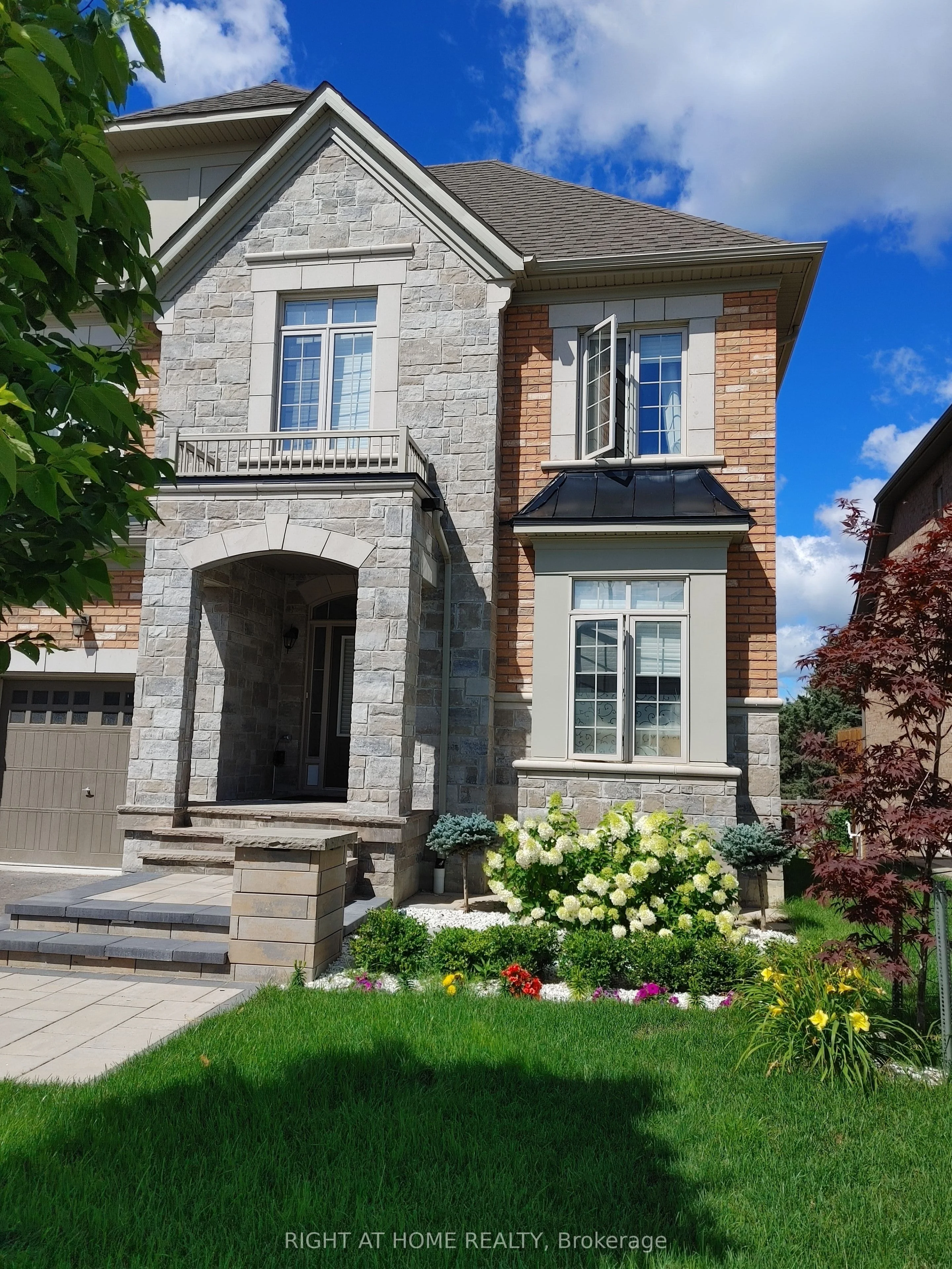 Detached in Newmarket