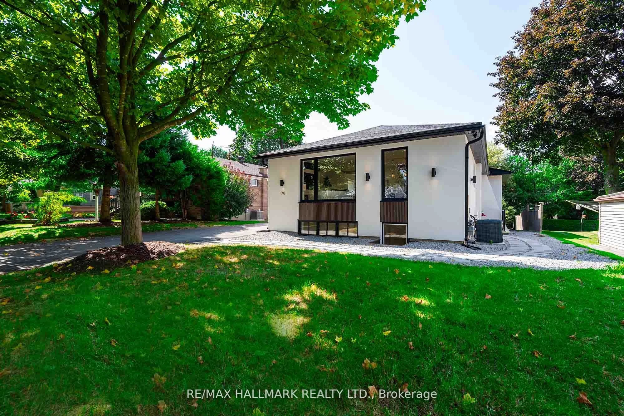 70 Lundy's Lane N Bsmt, Newmarket, On L3y 3r8