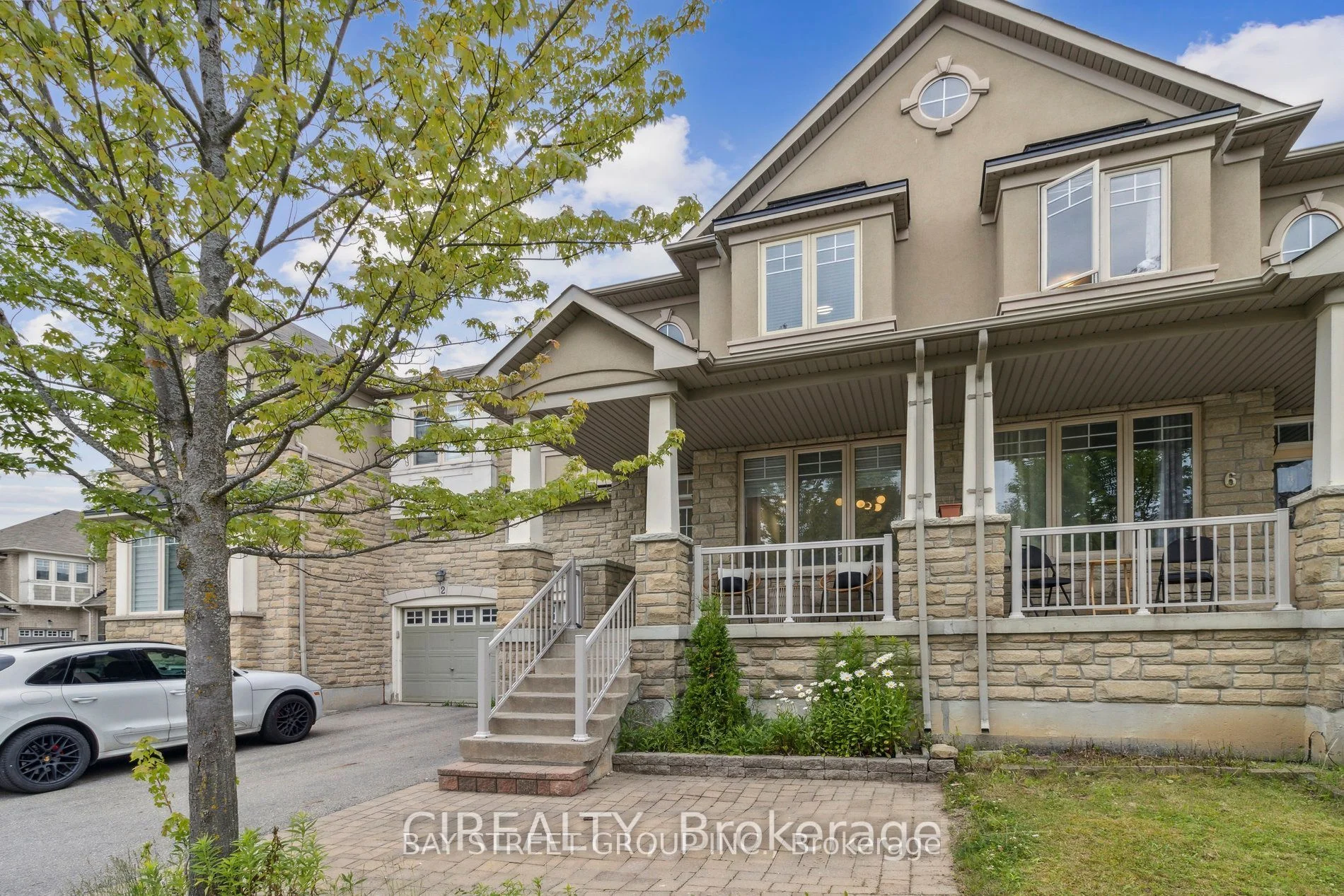 Att/Row/Townhouse in Richmond Hill