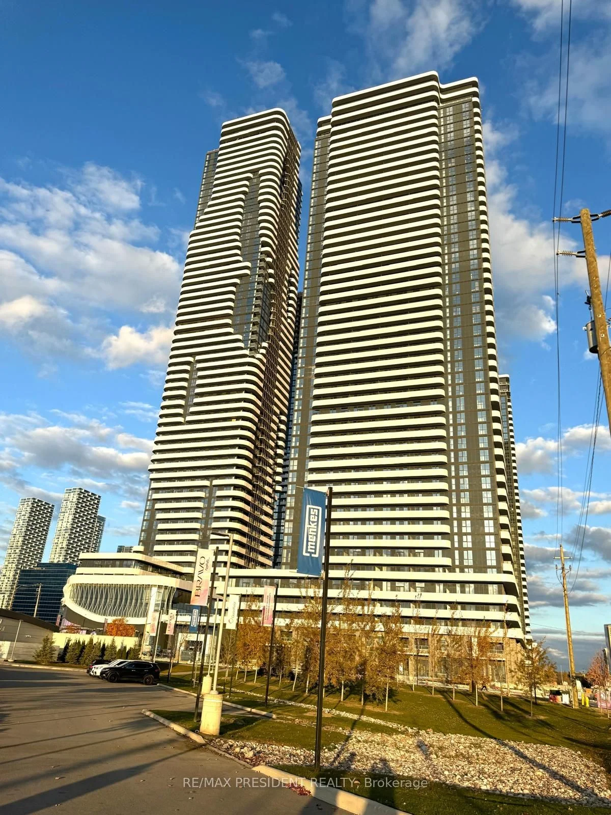195 Commerce Street W 1207, Vaughan, On L4k 0p9