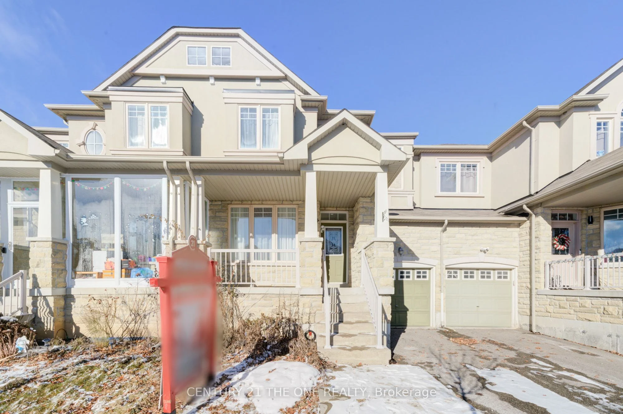 Att/Row/Townhouse in Richmond Hill