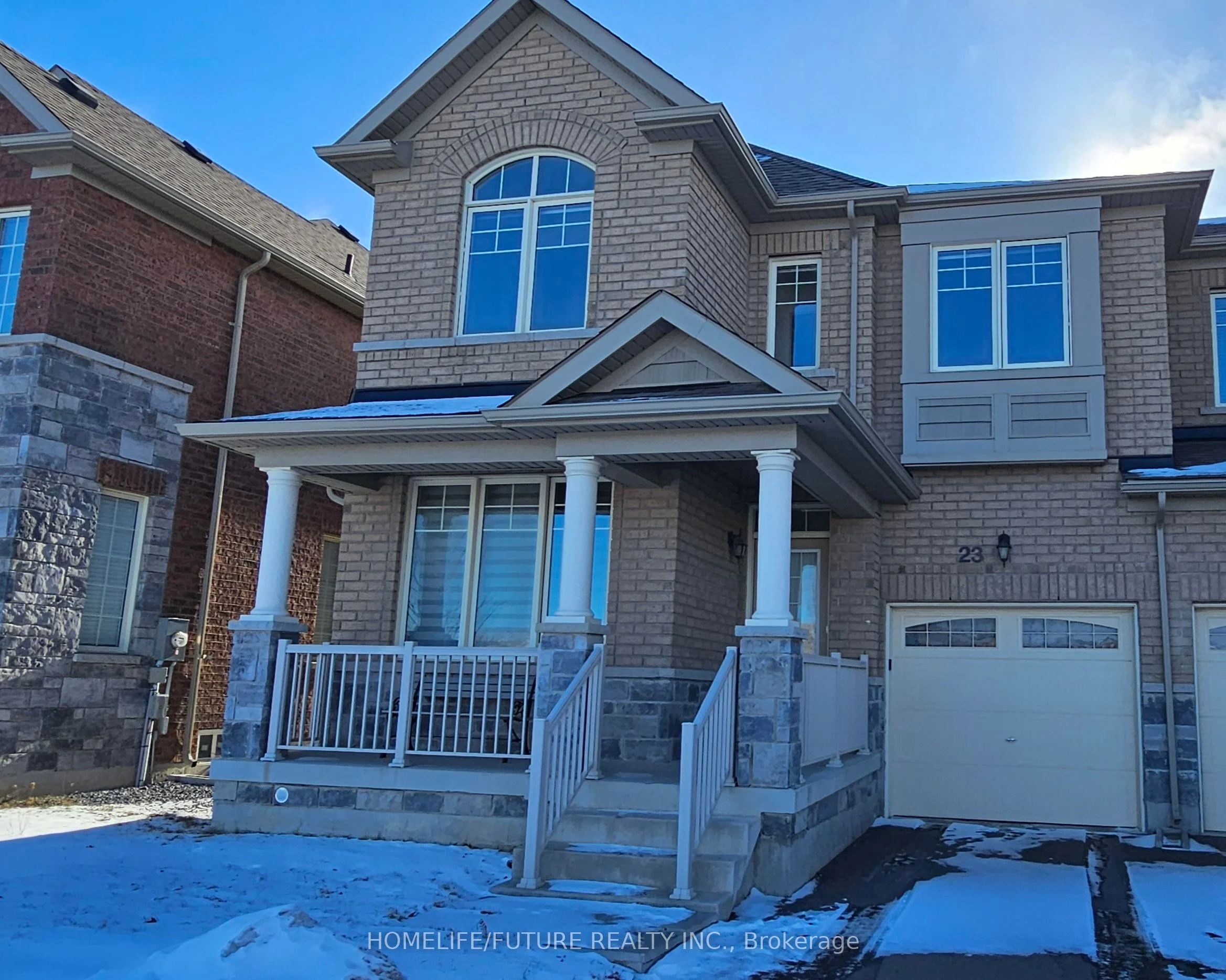 Att/Row/Townhouse in East Gwillimbury