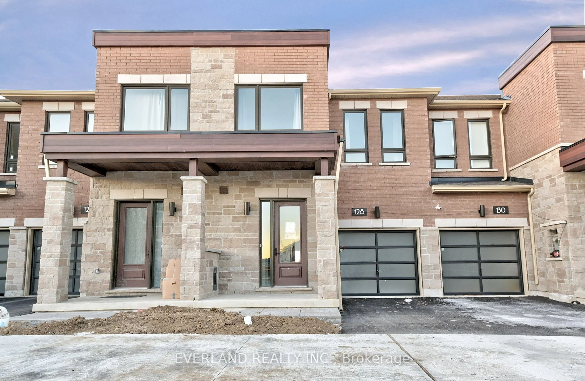 Att/Row/Townhouse in Markham