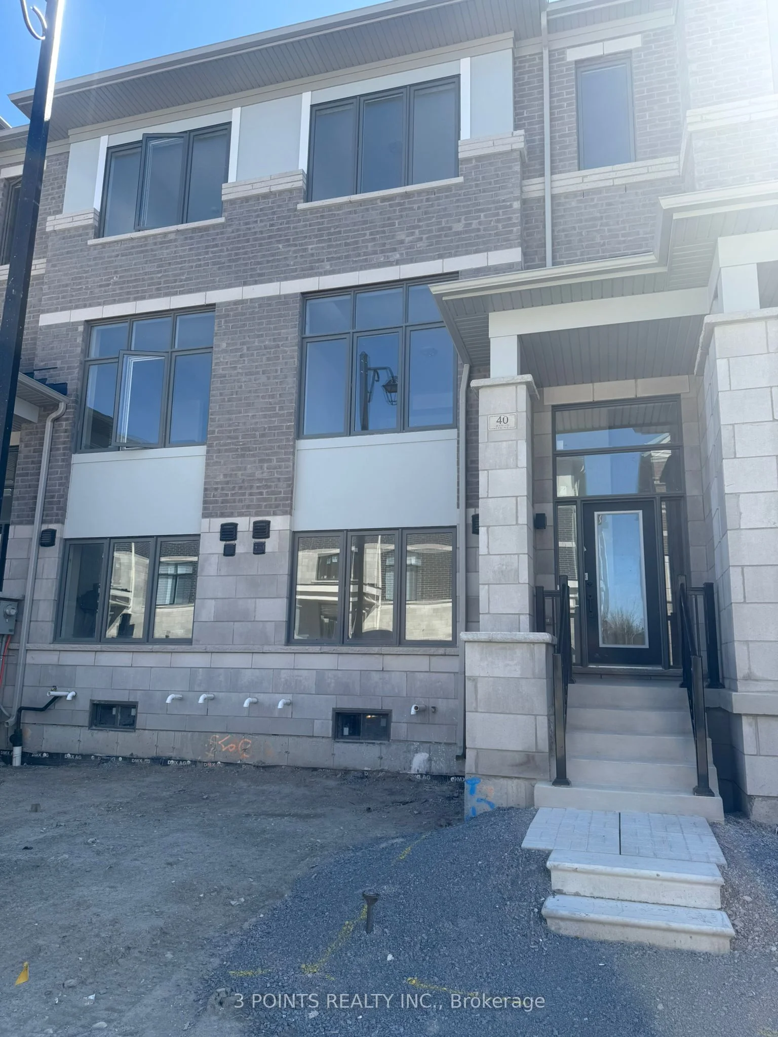 Att/Row/Townhouse in Richmond Hill