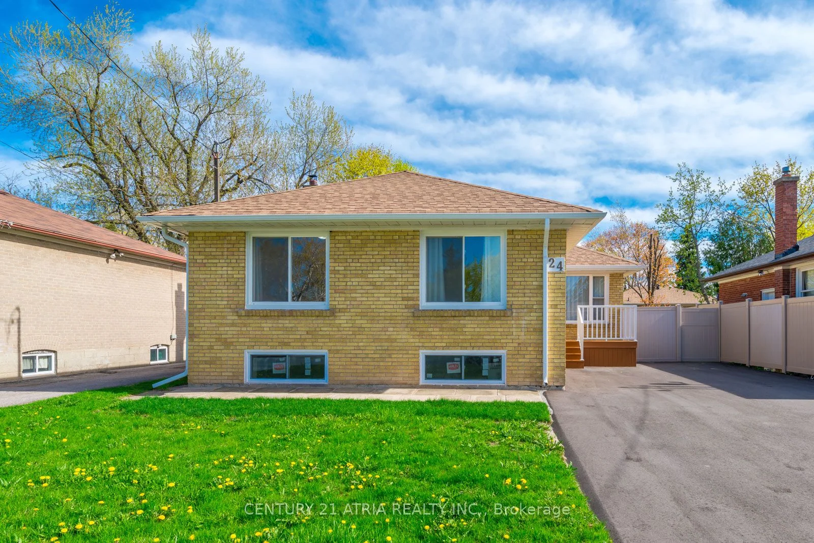 24 Cartier Crescent Main, Richmond Hill, On L4c 2n1