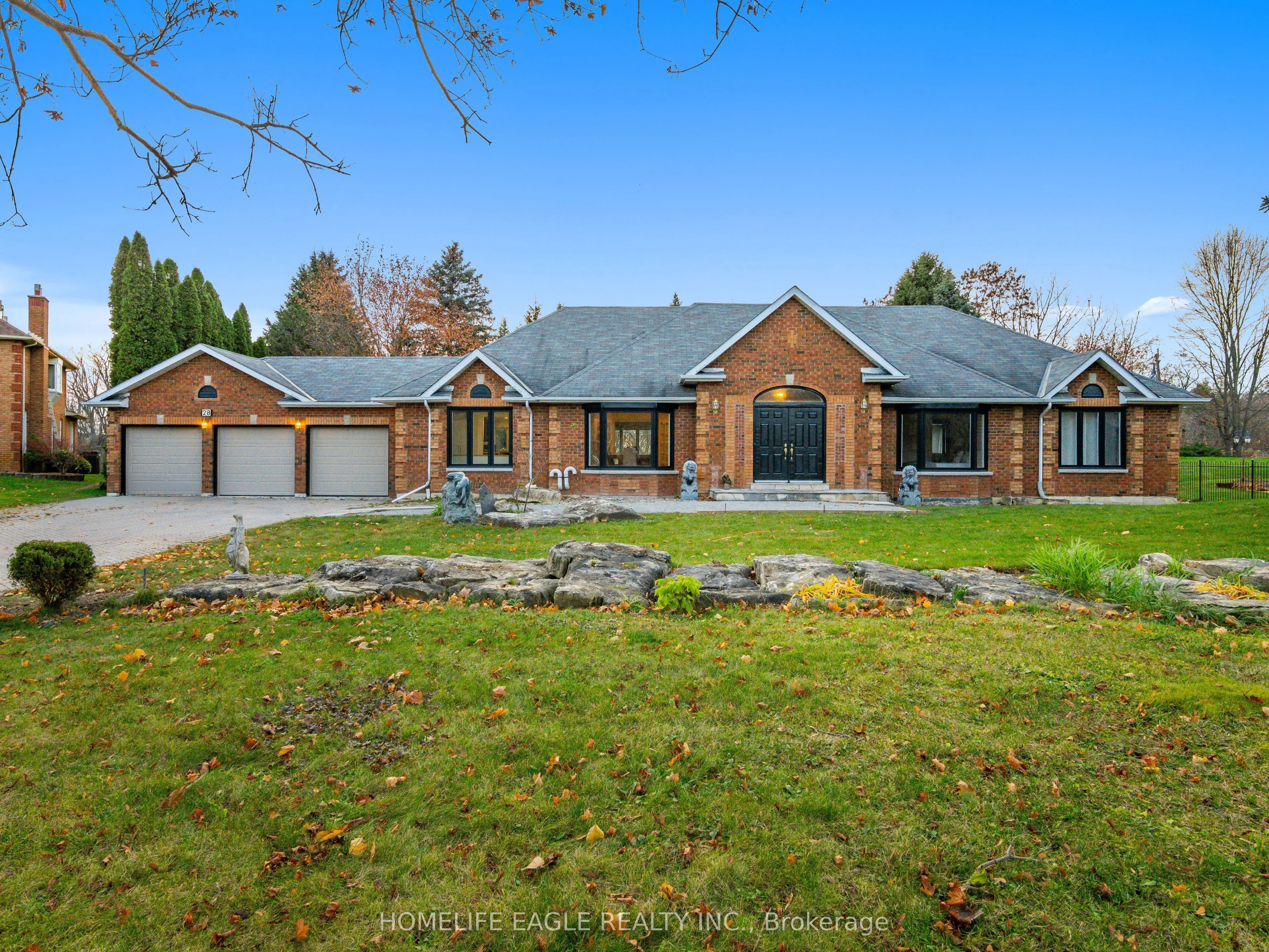 Detached in King