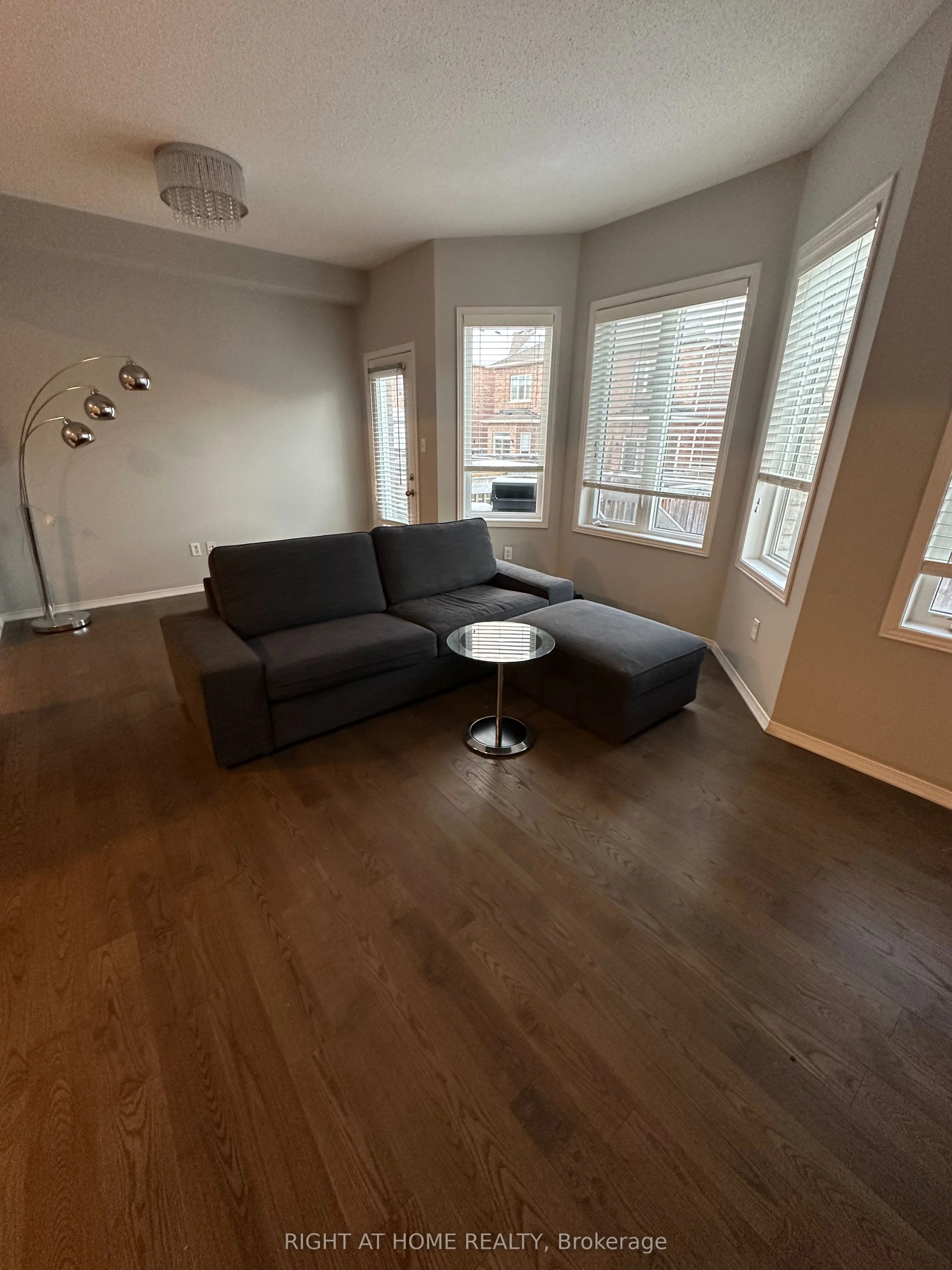 1280 BLENCOWE Crescent, Newmarket, ON L3X 0C4
