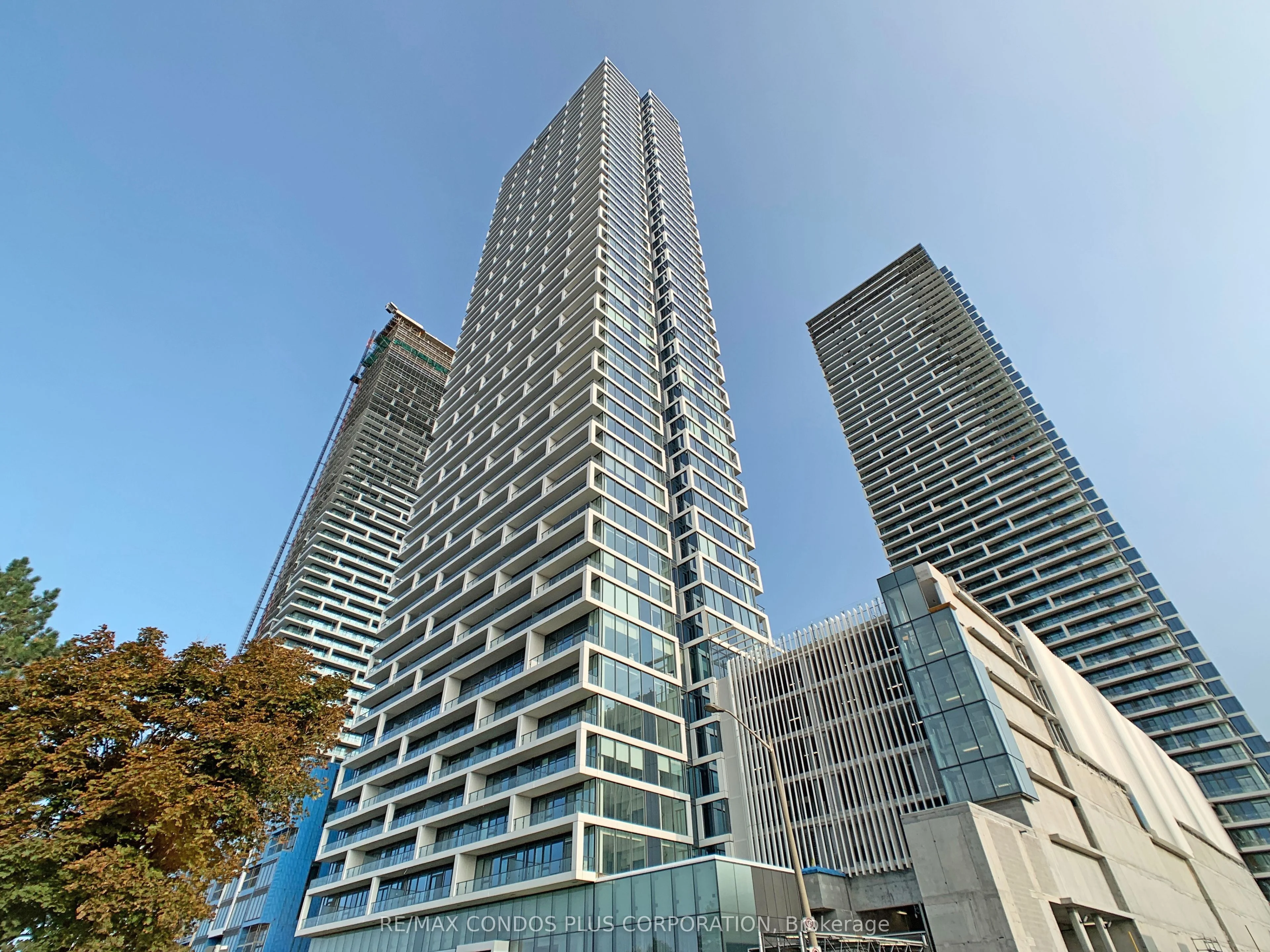 898 Portage Parkway 3712, Vaughan, On L4k 0j6