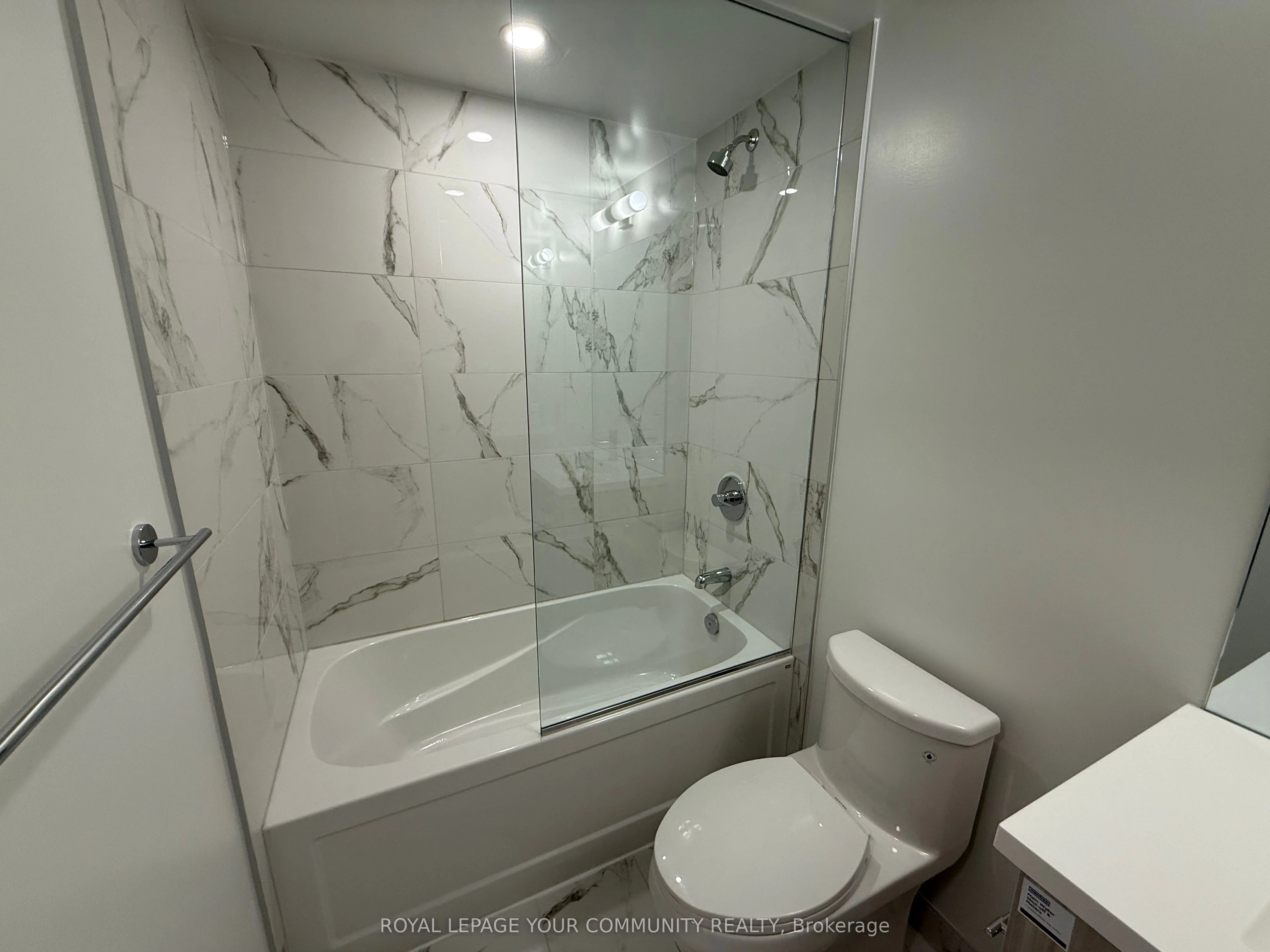 195 Commerce Street 1112, Vaughan, ON L4K 5Z7