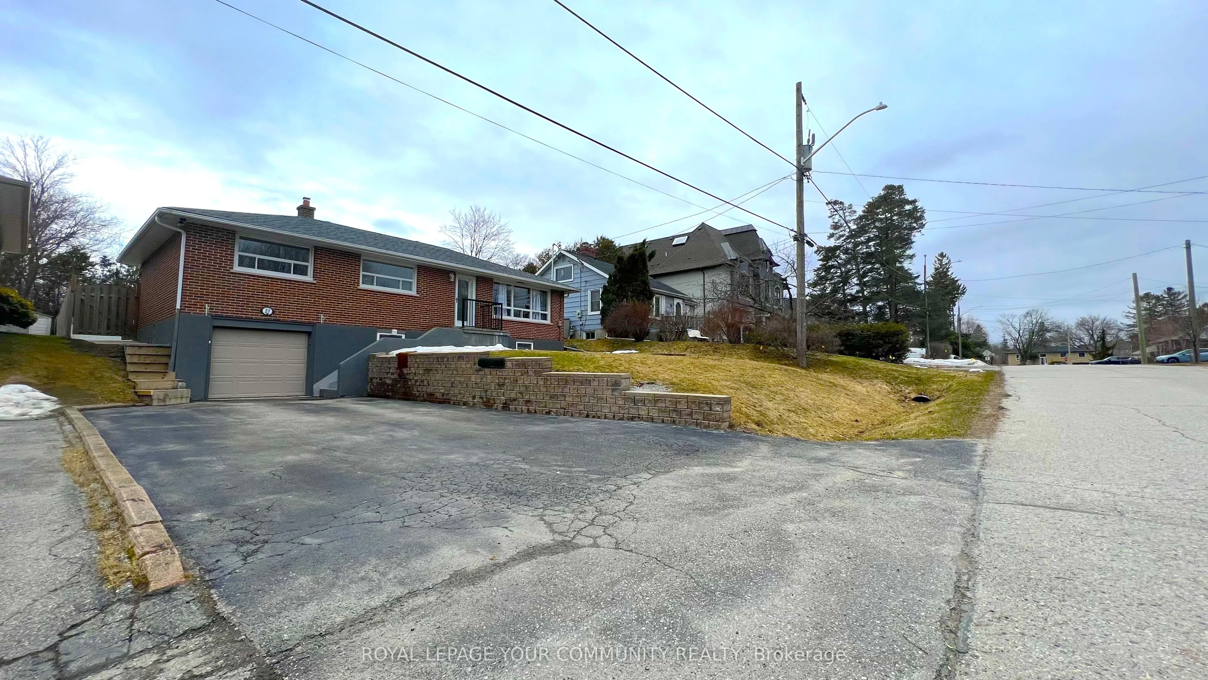 27 George Street Lower, Richmond Hill, On L4e 2v7