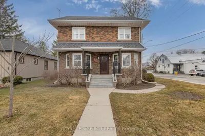 Detached in Aurora