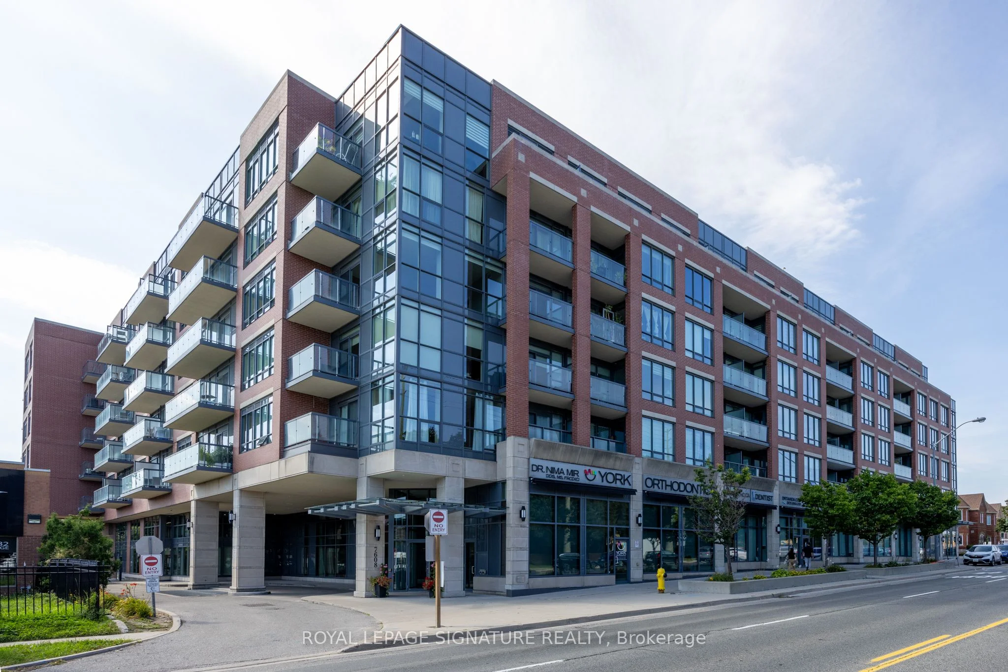Condo Apartment in Vaughan