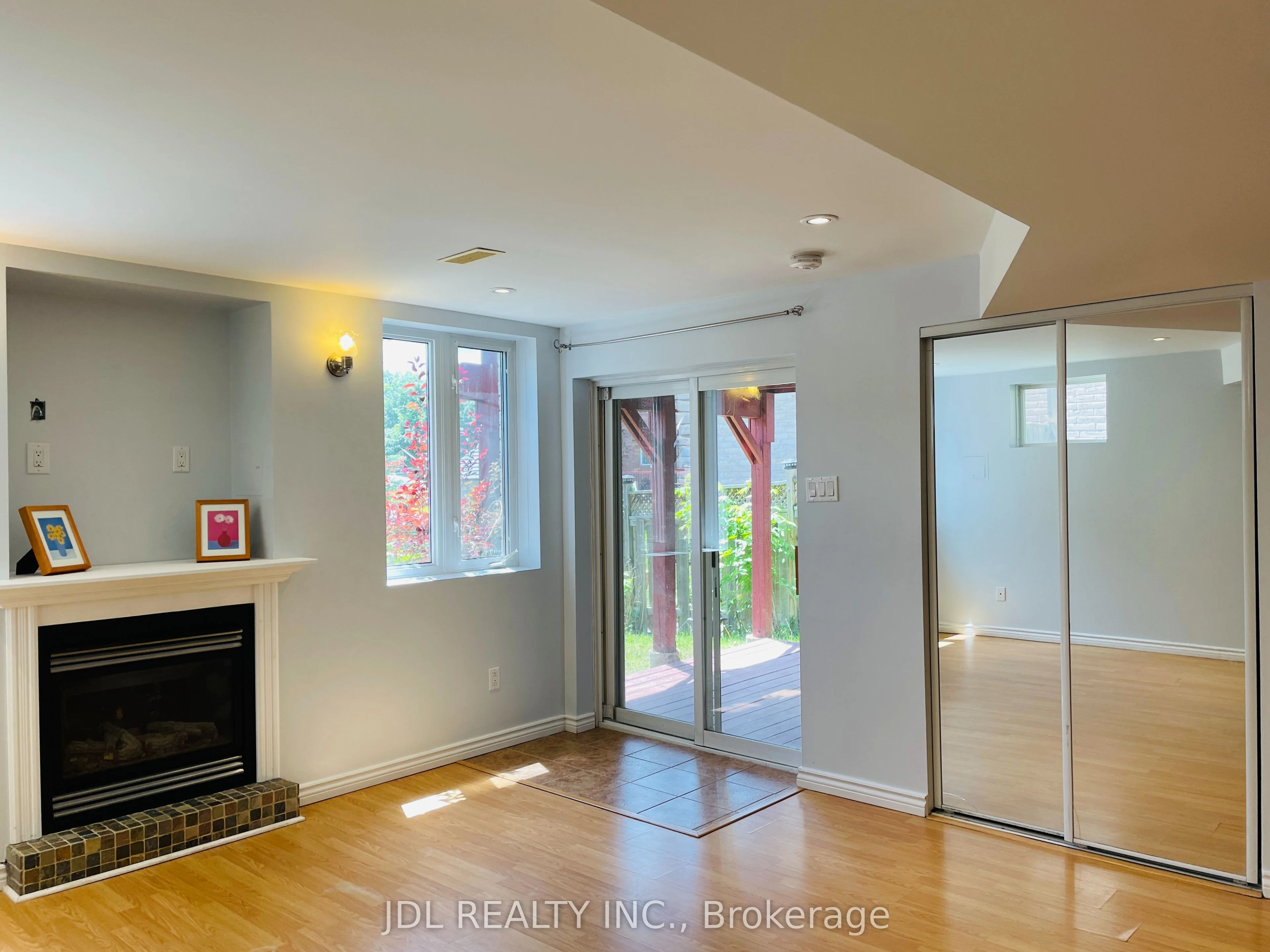 45 Laurelbank Crescent Bsmt, Georgina, ON L4P 3E9
