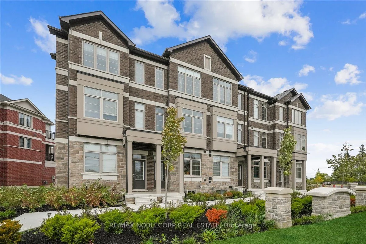 Att/Row/Townhouse in Markham