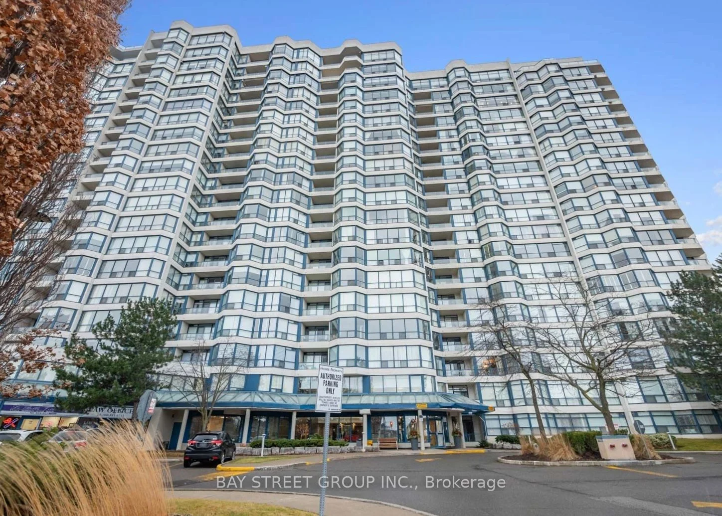 1 Clark Avenue W 305, Vaughan, On L4j 7y6