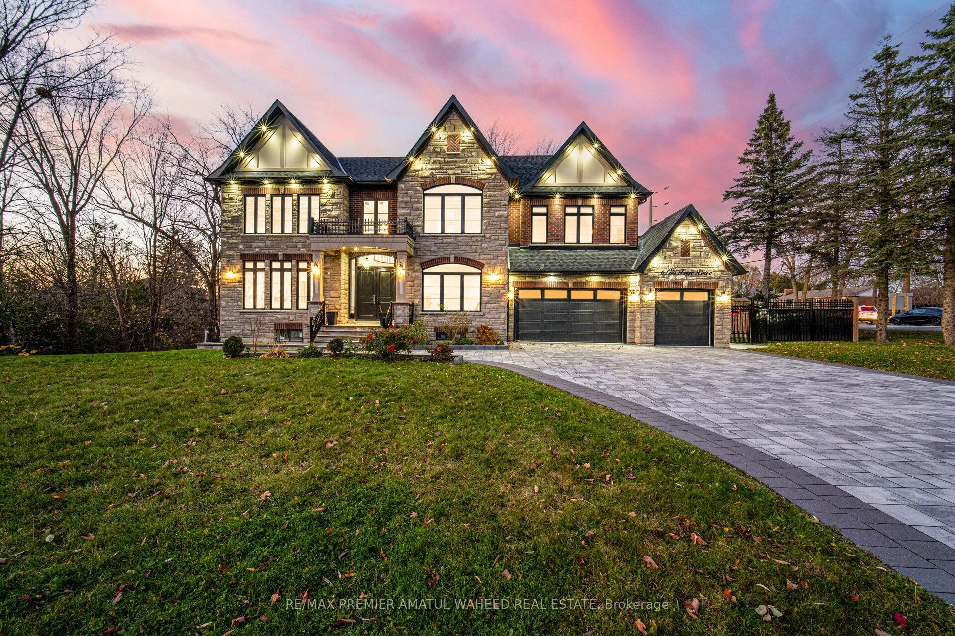 Detached in King