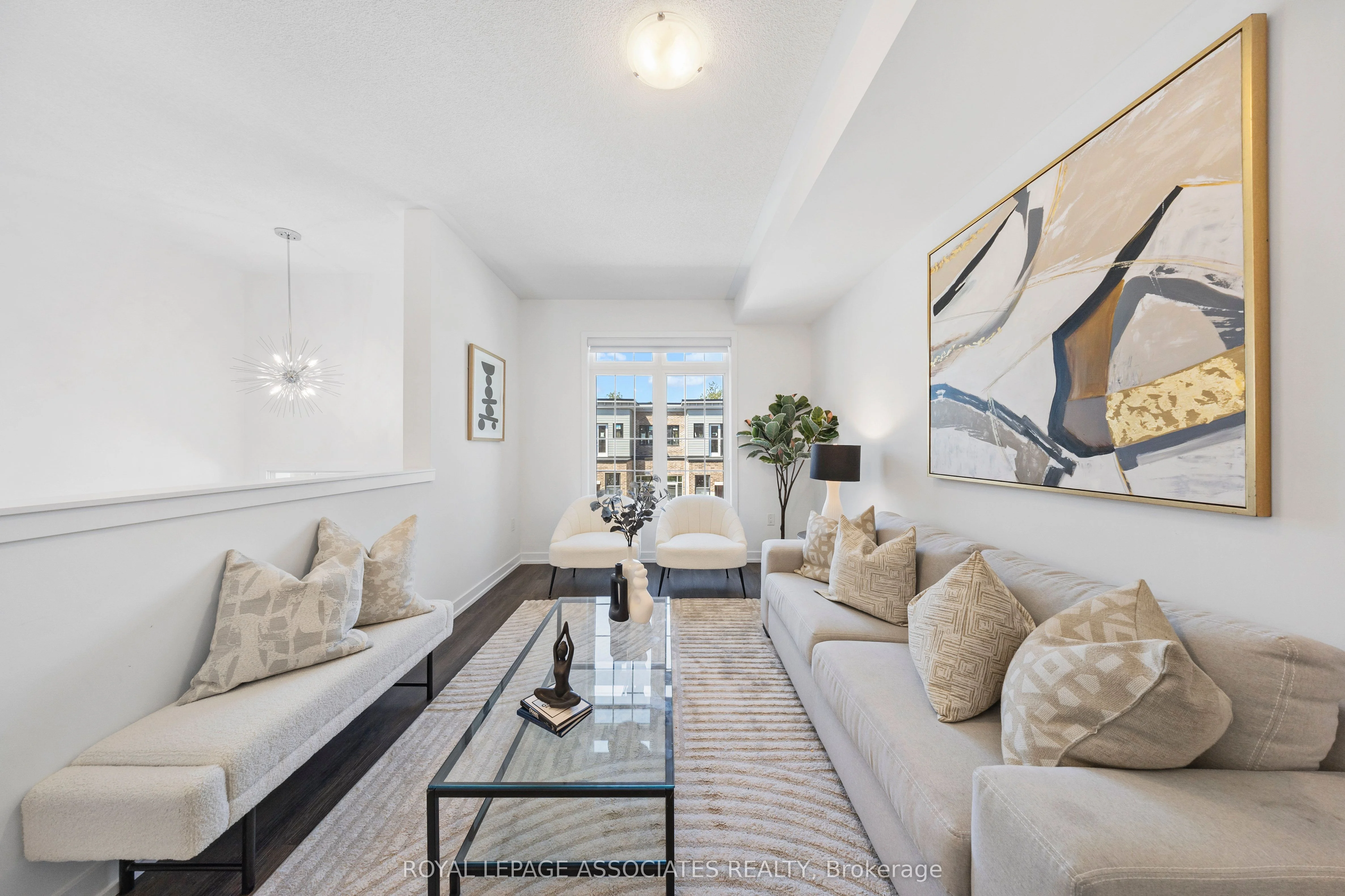 123 Lyall Stokes Circle, East Gwillimbury, On L0g 1m0