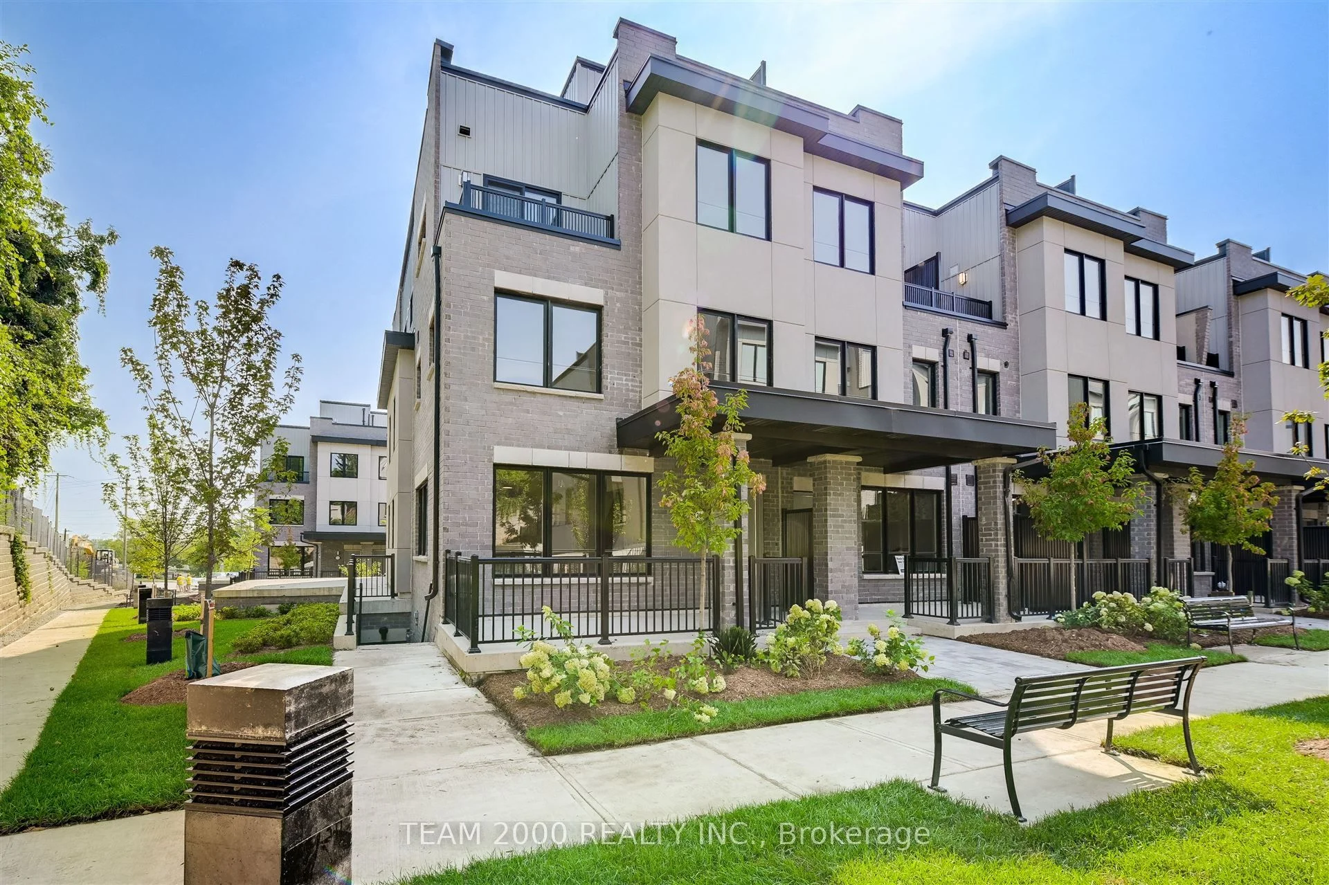 9-21 Baynes Way, Bradford West Gwillimbury, On L3z 4m5