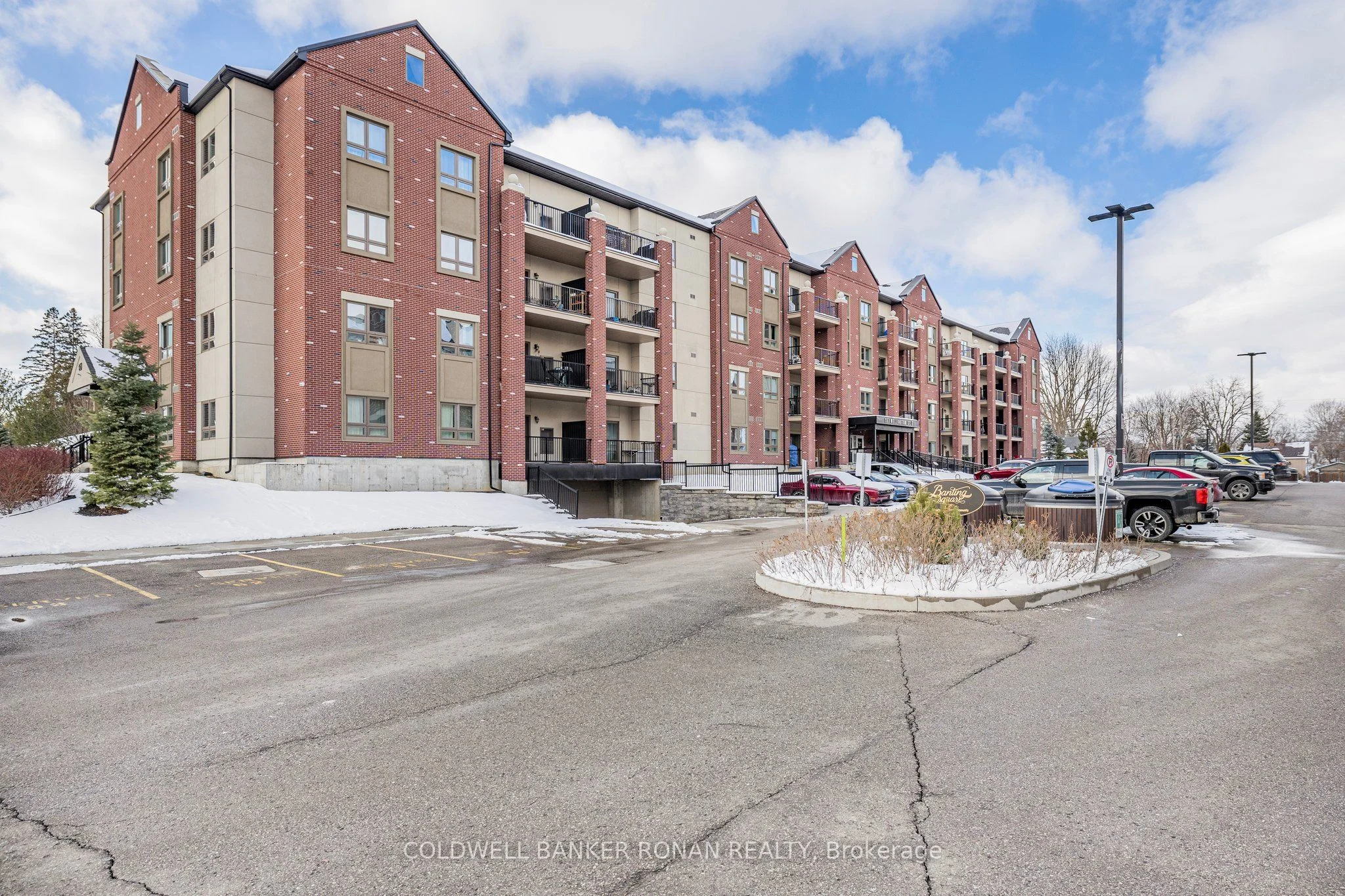 Condo Apartment in New Tecumseth