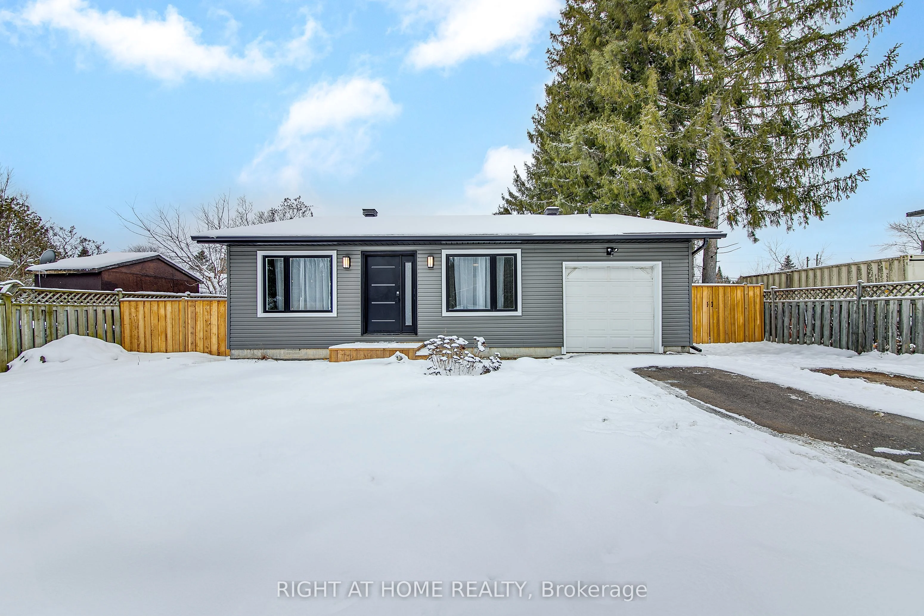 Detached in Innisfil