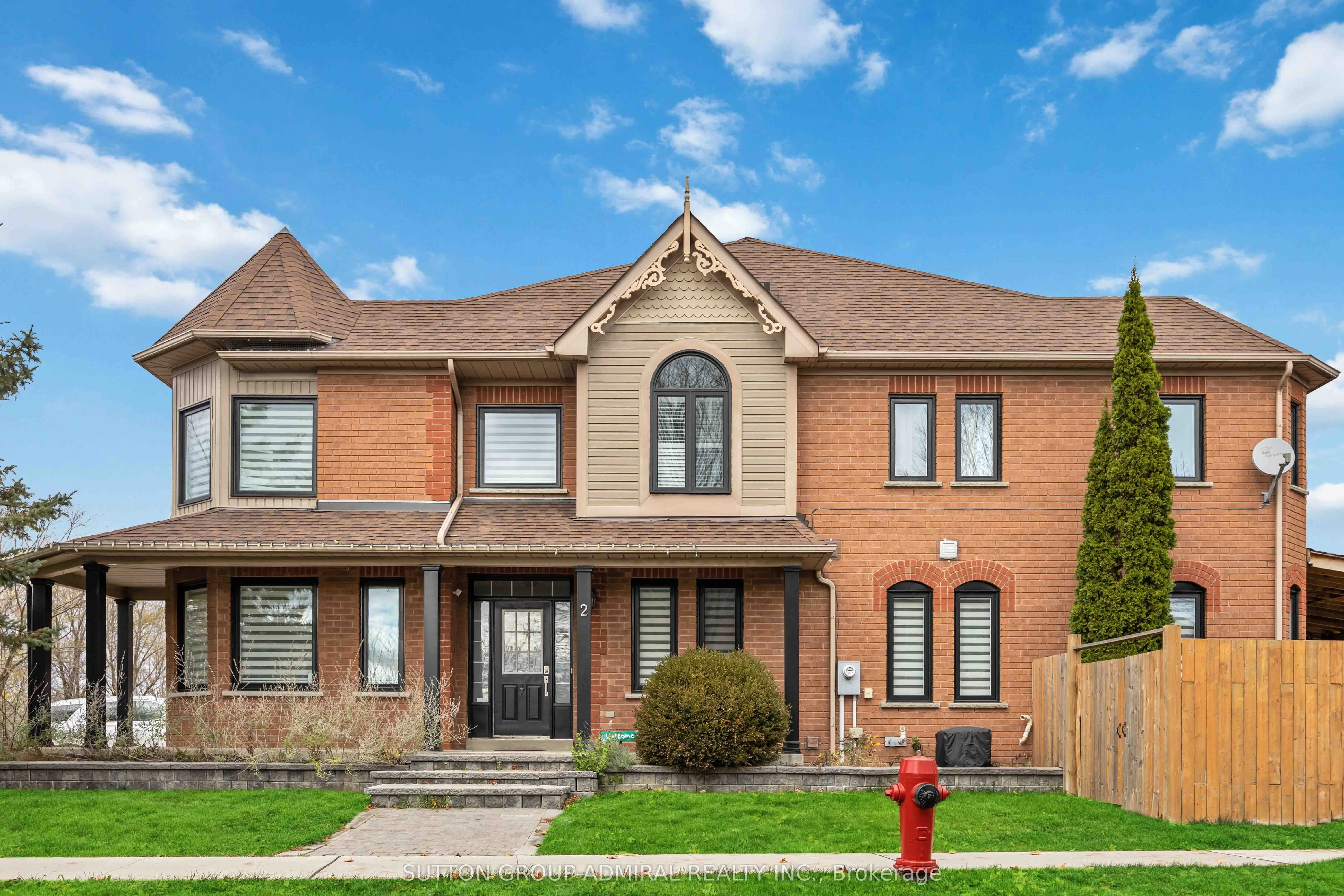 Semi-Detached in Aurora
