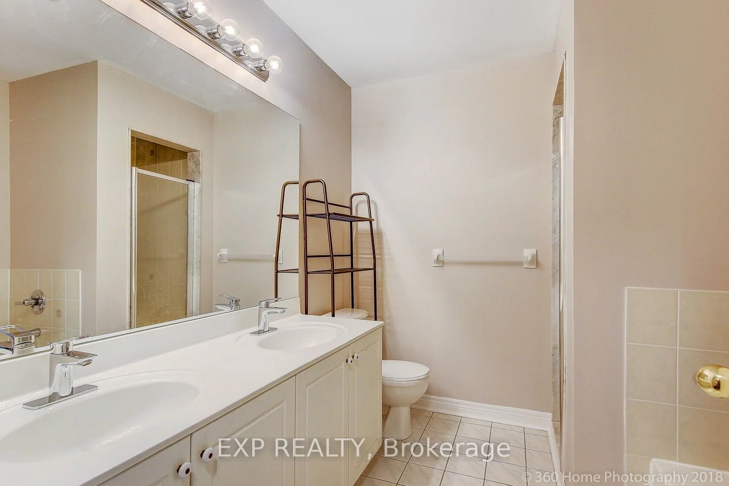 136 Galleria Pkwy , Markham, ON L3T 7T7