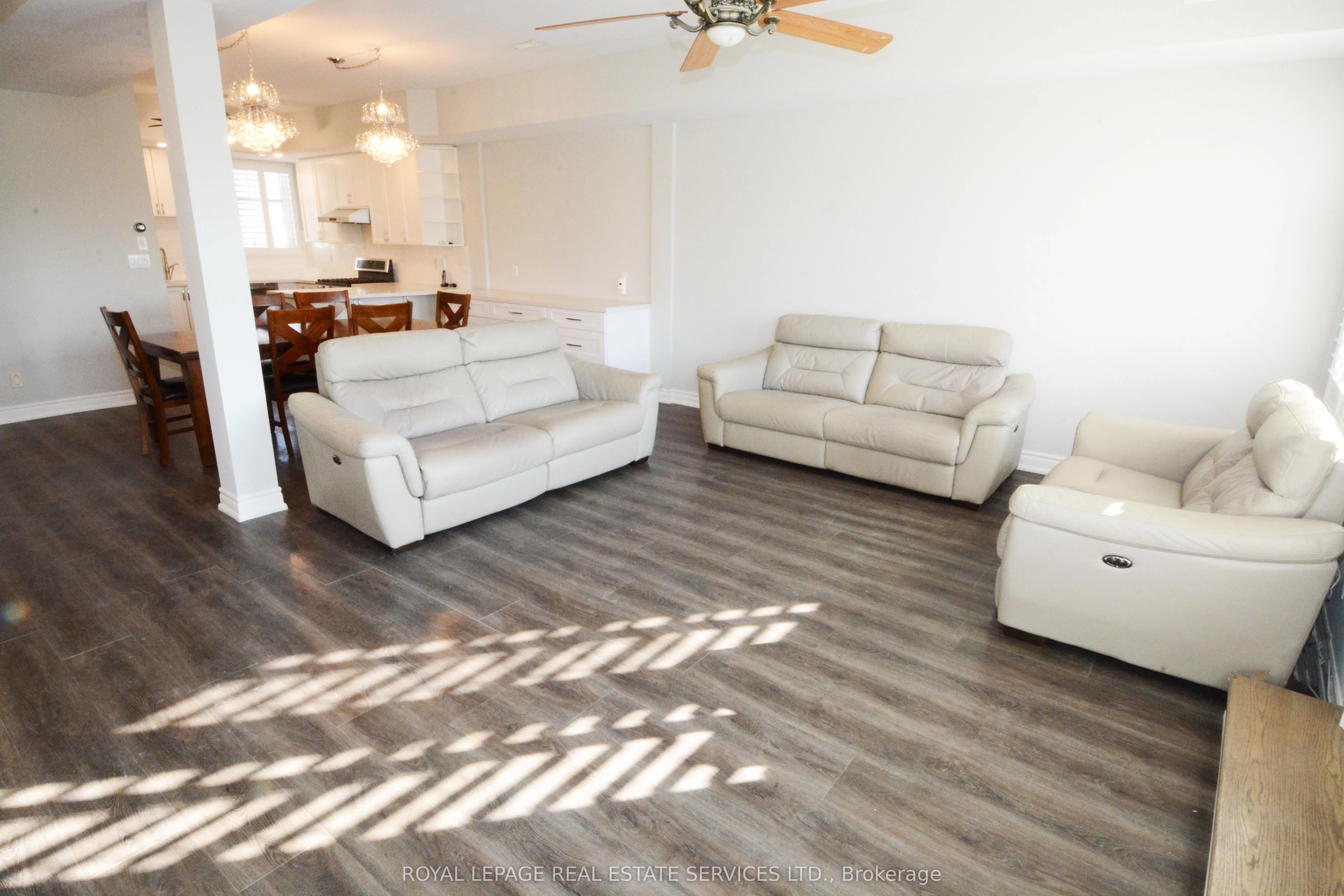 10504 Islington Avenue 204, Vaughan, ON L0J 1C0