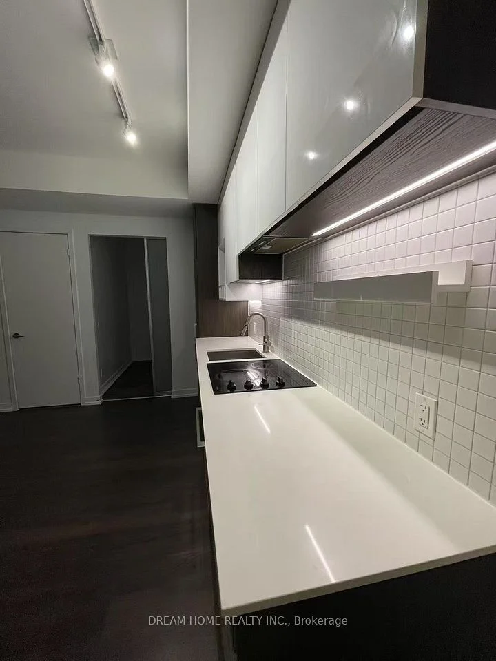 898 Portage Parkway 5012, Vaughan, ON L4K 0J6