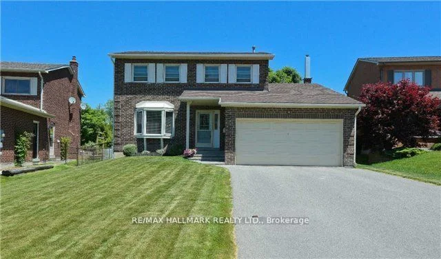 213 Hampton Court, Newmarket, On L3y 6j5