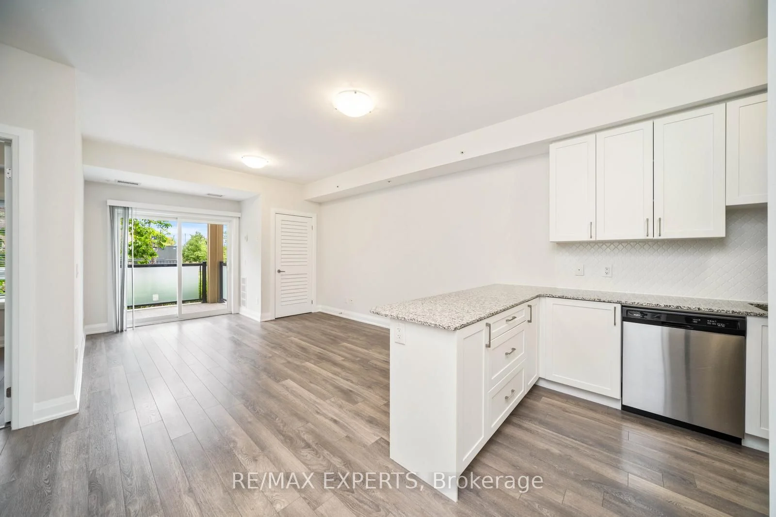 481 Rupert Avenue 2117, Whitchurch-stouffville, On L4a 1y7